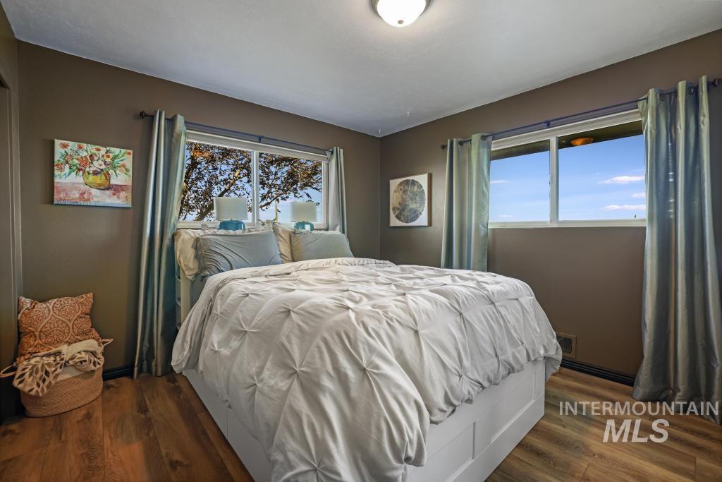 3648 N. 2800 E., Twin Falls, Idaho 83301, 4 Bedrooms, 3 Bathrooms, Residential For Sale, Price $485,000,MLS 98965518