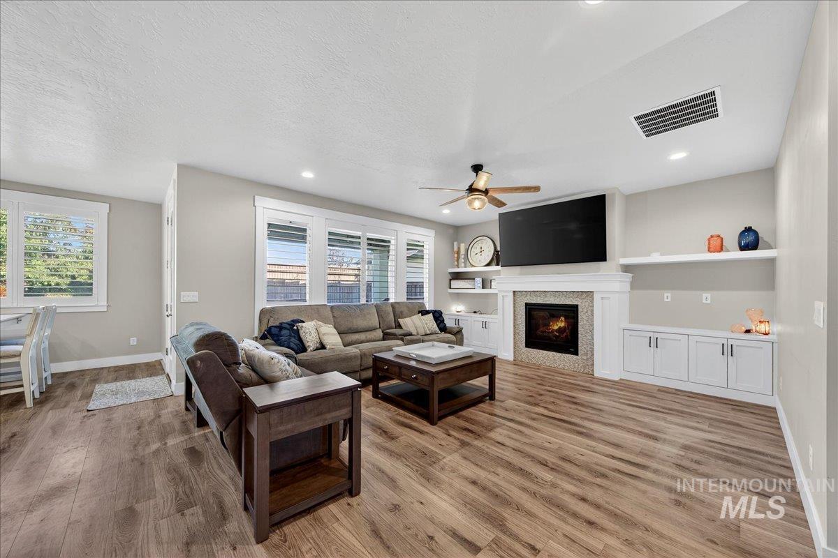 4282 W Silver River St, Meridian, Idaho 83646-7027, 3 Bedrooms, 2.5 Bathrooms, Residential For Sale, Price $619,999,MLS 98965531