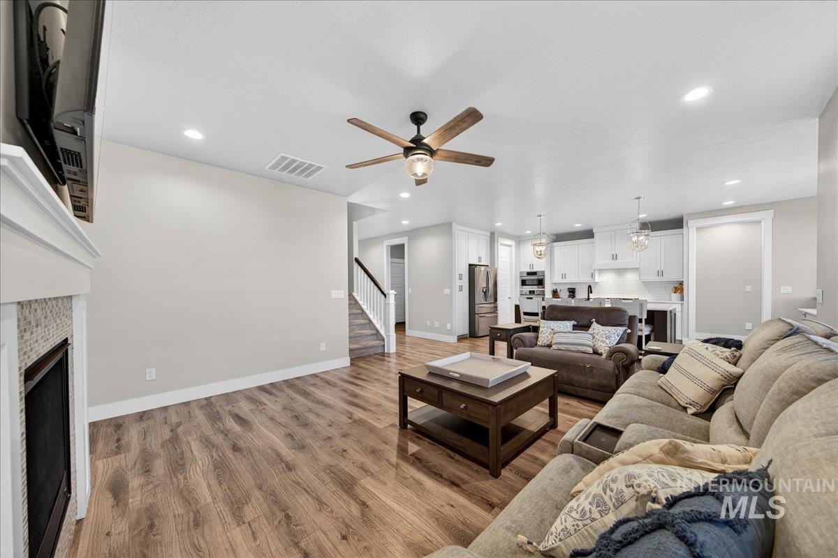 4282 W Silver River St, Meridian, Idaho 83646-7027, 3 Bedrooms, 2.5 Bathrooms, Residential For Sale, Price $589,999,MLS 98965531