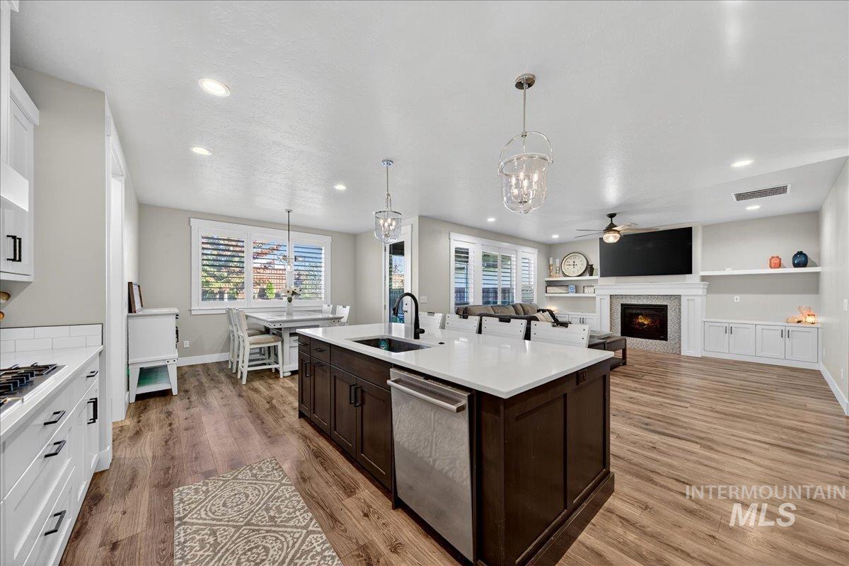 4282 W Silver River St, Meridian, Idaho 83646-7027, 3 Bedrooms, 2.5 Bathrooms, Residential For Sale, Price $589,999,MLS 98965531