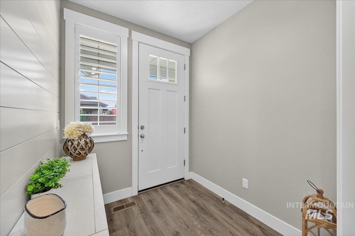 4282 W Silver River St, Meridian, Idaho 83646-7027, 3 Bedrooms, 2.5 Bathrooms, Residential For Sale, Price $589,999,MLS 98965531