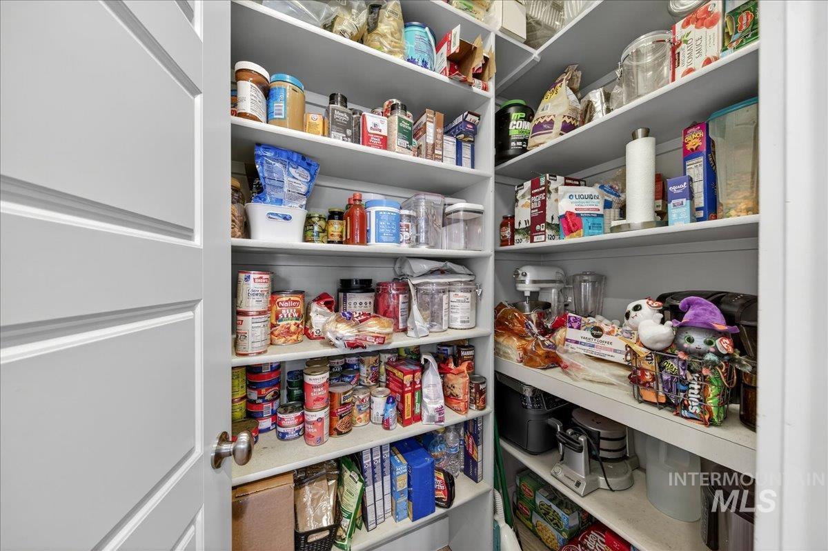 4282 W Silver River St, Meridian, Idaho 83646-7027, 3 Bedrooms, 2.5 Bathrooms, Residential For Sale, Price $619,999,MLS 98965531