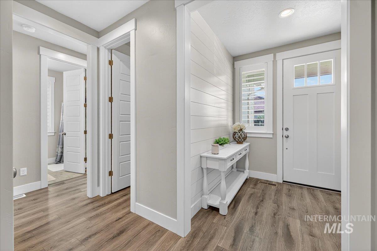 4282 W Silver River St, Meridian, Idaho 83646-7027, 3 Bedrooms, 2.5 Bathrooms, Residential For Sale, Price $589,999,MLS 98965531