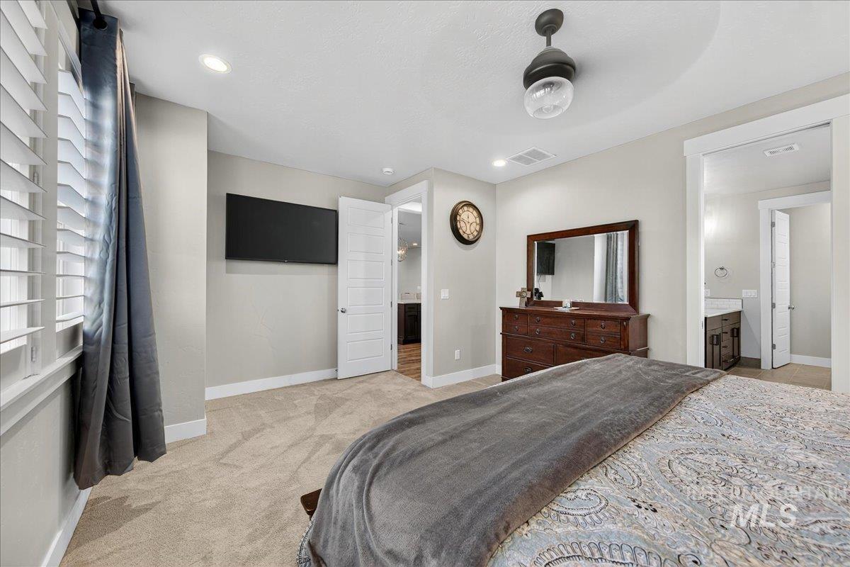 4282 W Silver River St, Meridian, Idaho 83646-7027, 3 Bedrooms, 2.5 Bathrooms, Residential For Sale, Price $619,999,MLS 98965531