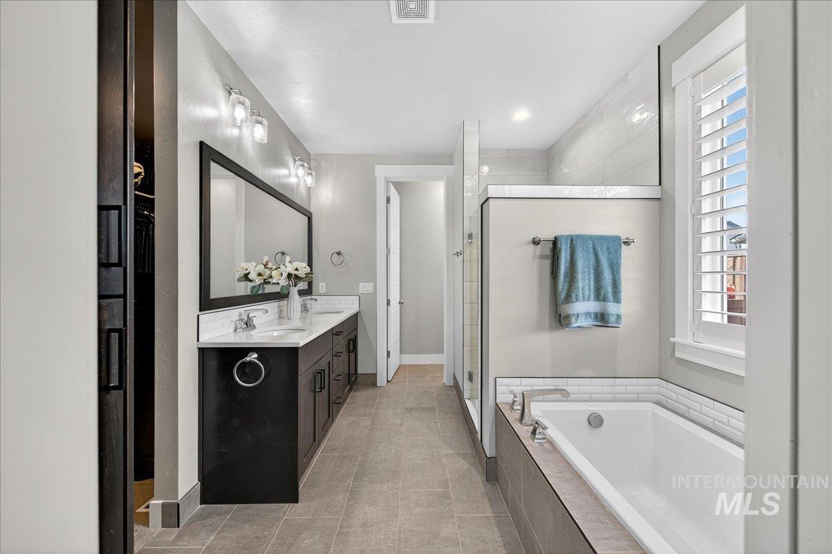 4282 W Silver River St, Meridian, Idaho 83646-7027, 3 Bedrooms, 2.5 Bathrooms, Residential For Sale, Price $619,999,MLS 98965531