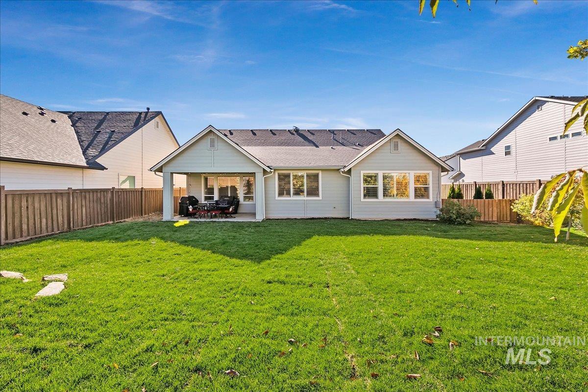 4282 W Silver River St, Meridian, Idaho 83646-7027, 3 Bedrooms, 2.5 Bathrooms, Residential For Sale, Price $589,999,MLS 98965531