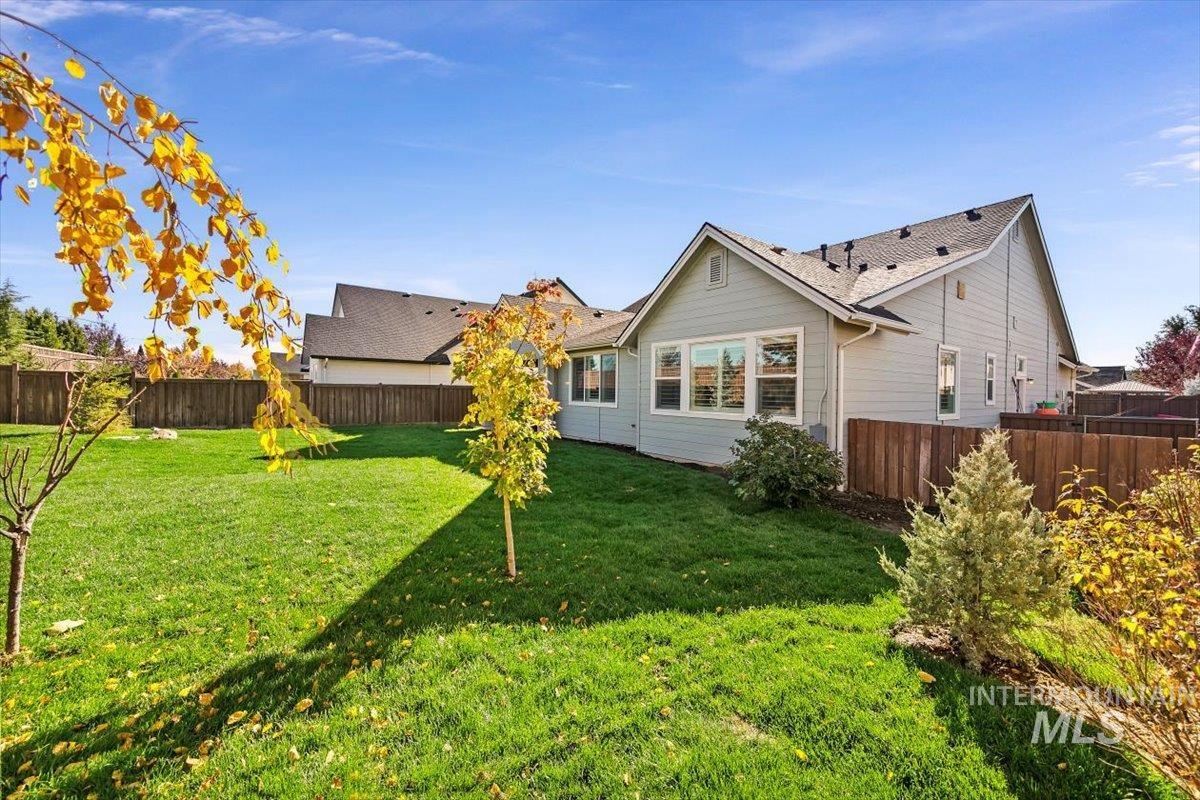 4282 W Silver River St, Meridian, Idaho 83646-7027, 3 Bedrooms, 2.5 Bathrooms, Residential For Sale, Price $619,999,MLS 98965531