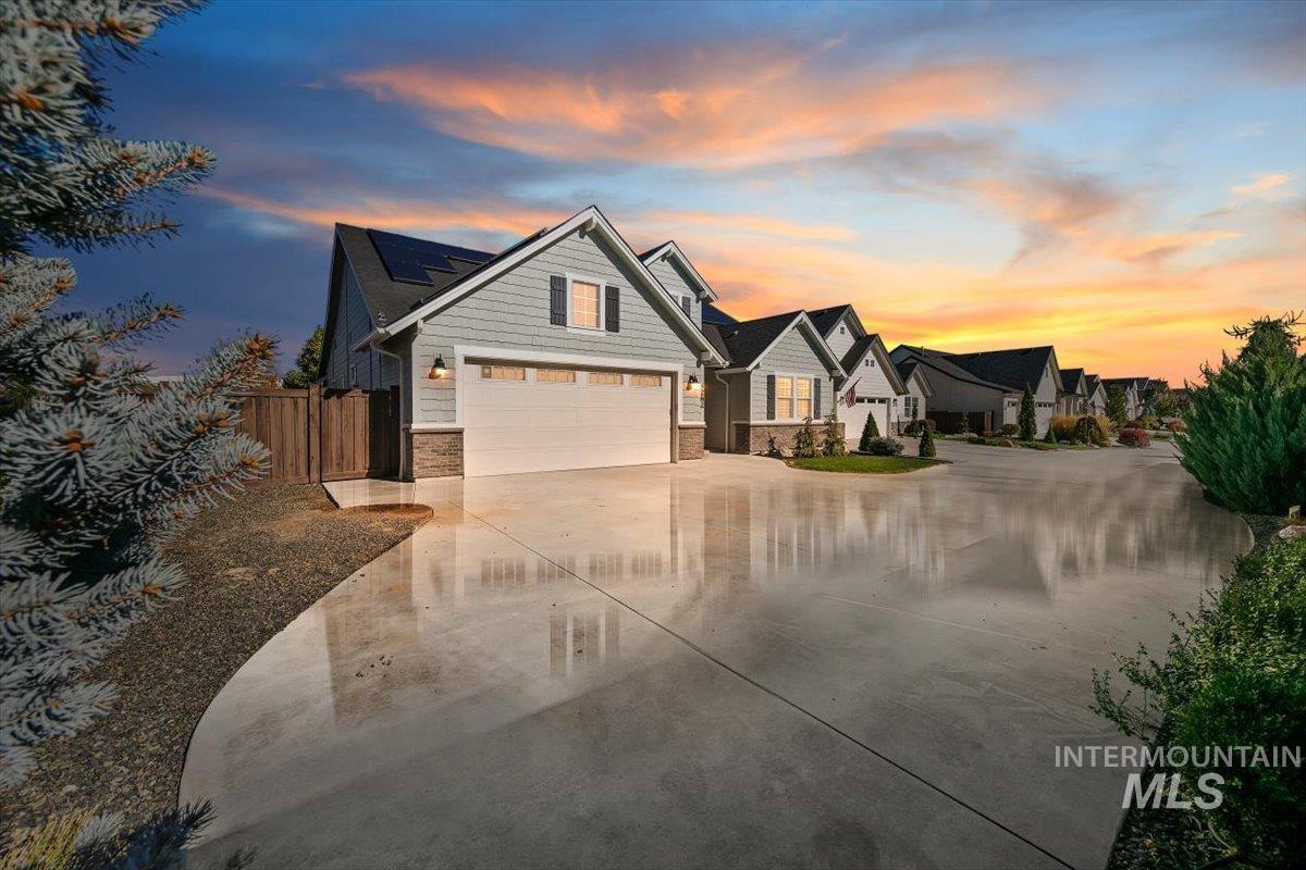 4282 W Silver River St, Meridian, Idaho 83646-7027, 3 Bedrooms, 2.5 Bathrooms, Residential For Sale, Price $589,999,MLS 98965531