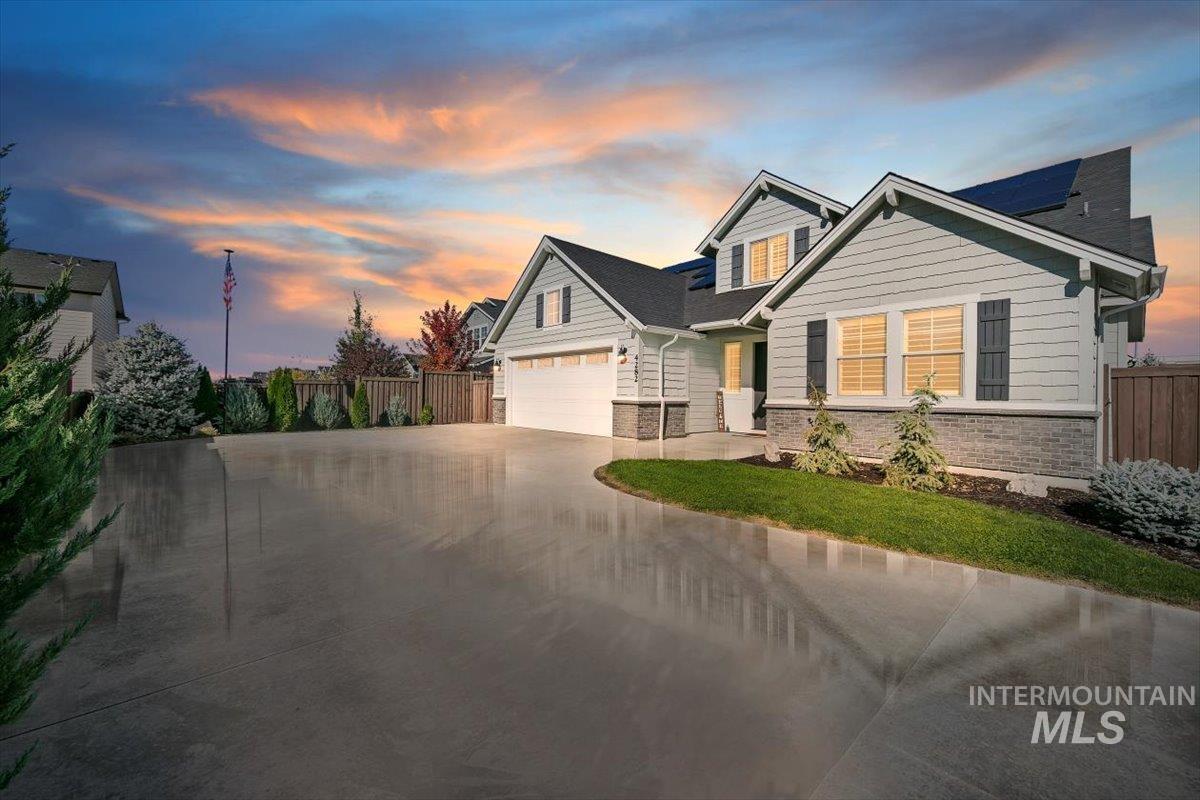 4282 W Silver River St, Meridian, Idaho 83646-7027, 3 Bedrooms, 2.5 Bathrooms, Residential For Sale, Price $589,999,MLS 98965531