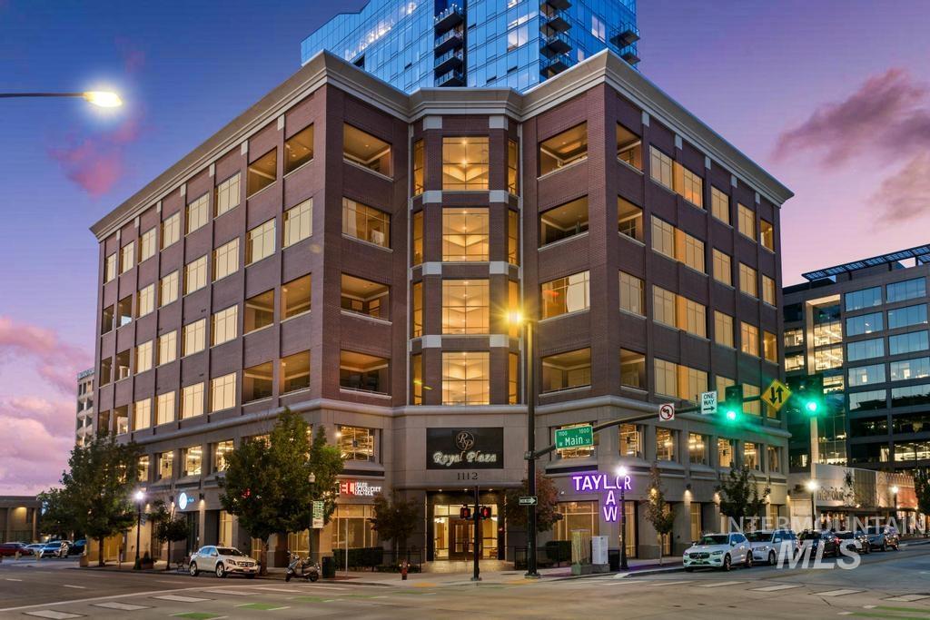 1112 W Main Street, Boise, Idaho 83702-5113, 2 Bedrooms, 2 Bathrooms, Residential For Sale, Price $1,199,900,MLS 98965534