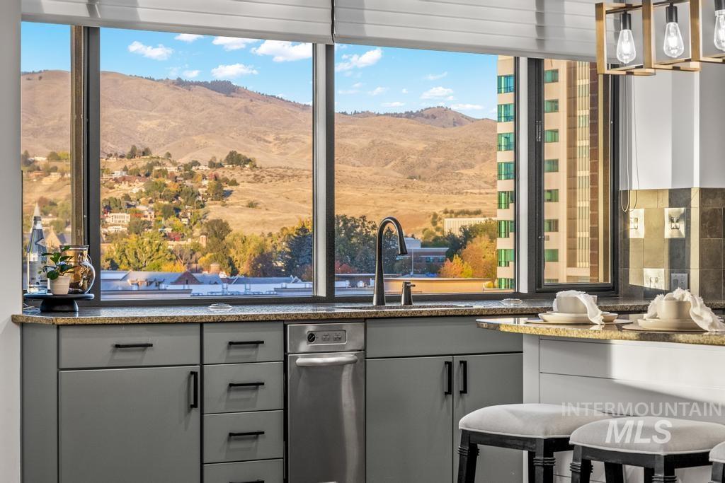 1112 W Main Street, Boise, Idaho 83702-5113, 2 Bedrooms, 2 Bathrooms, Residential For Sale, Price $1,199,900,MLS 98965534