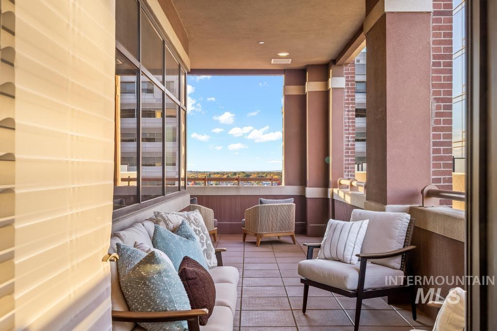 1112 W Main Street, Boise, Idaho 83702-5113, 2 Bedrooms, 2 Bathrooms, Residential For Sale, Price $1,199,900,MLS 98965534