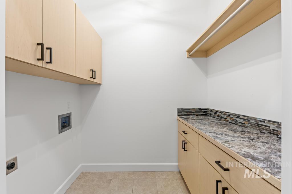 1112 W Main Street, Boise, Idaho 83702-5113, 2 Bedrooms, 2 Bathrooms, Residential For Sale, Price $1,199,900,MLS 98965534