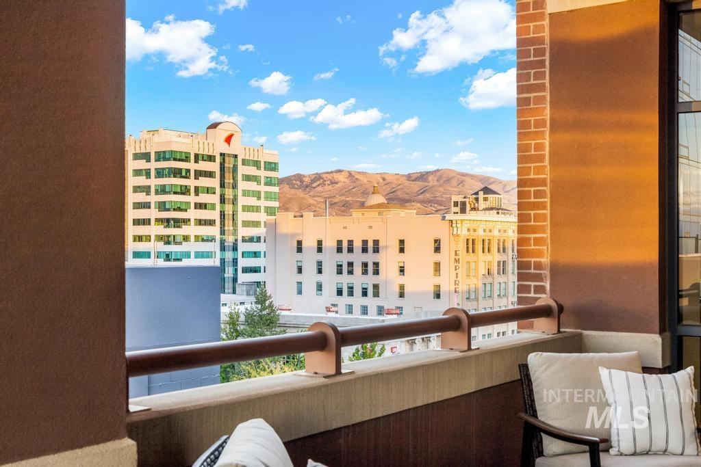 1112 W Main Street, Boise, Idaho 83702-5113, 2 Bedrooms, 2 Bathrooms, Residential For Sale, Price $1,199,900,MLS 98965534