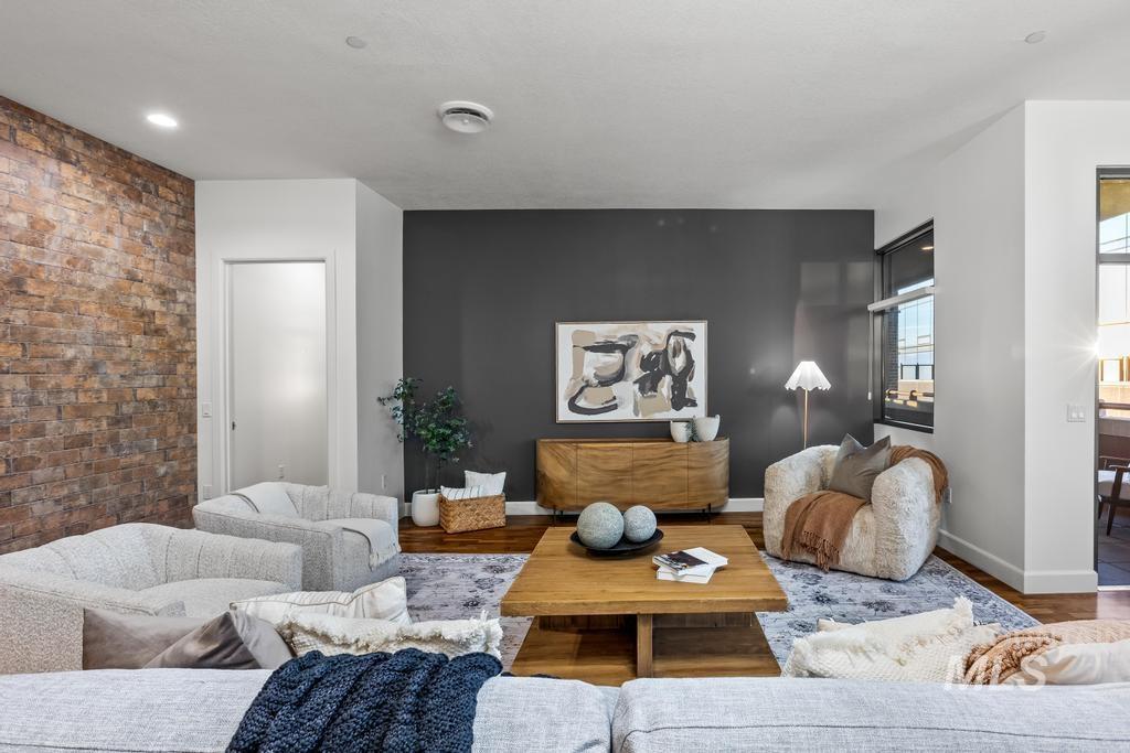 1112 W Main Street, Boise, Idaho 83702-5113, 2 Bedrooms, 2 Bathrooms, Residential For Sale, Price $1,199,900,MLS 98965534