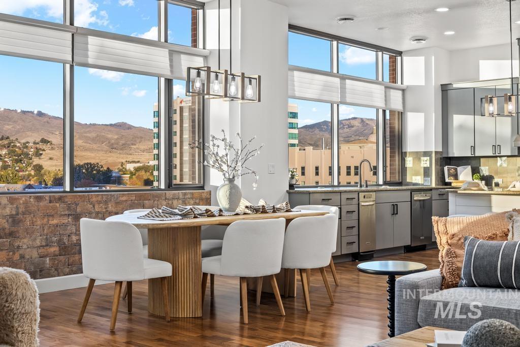 1112 W Main Street, Boise, Idaho 83702-5113, 2 Bedrooms, 2 Bathrooms, Residential For Sale, Price $1,199,900,MLS 98965534