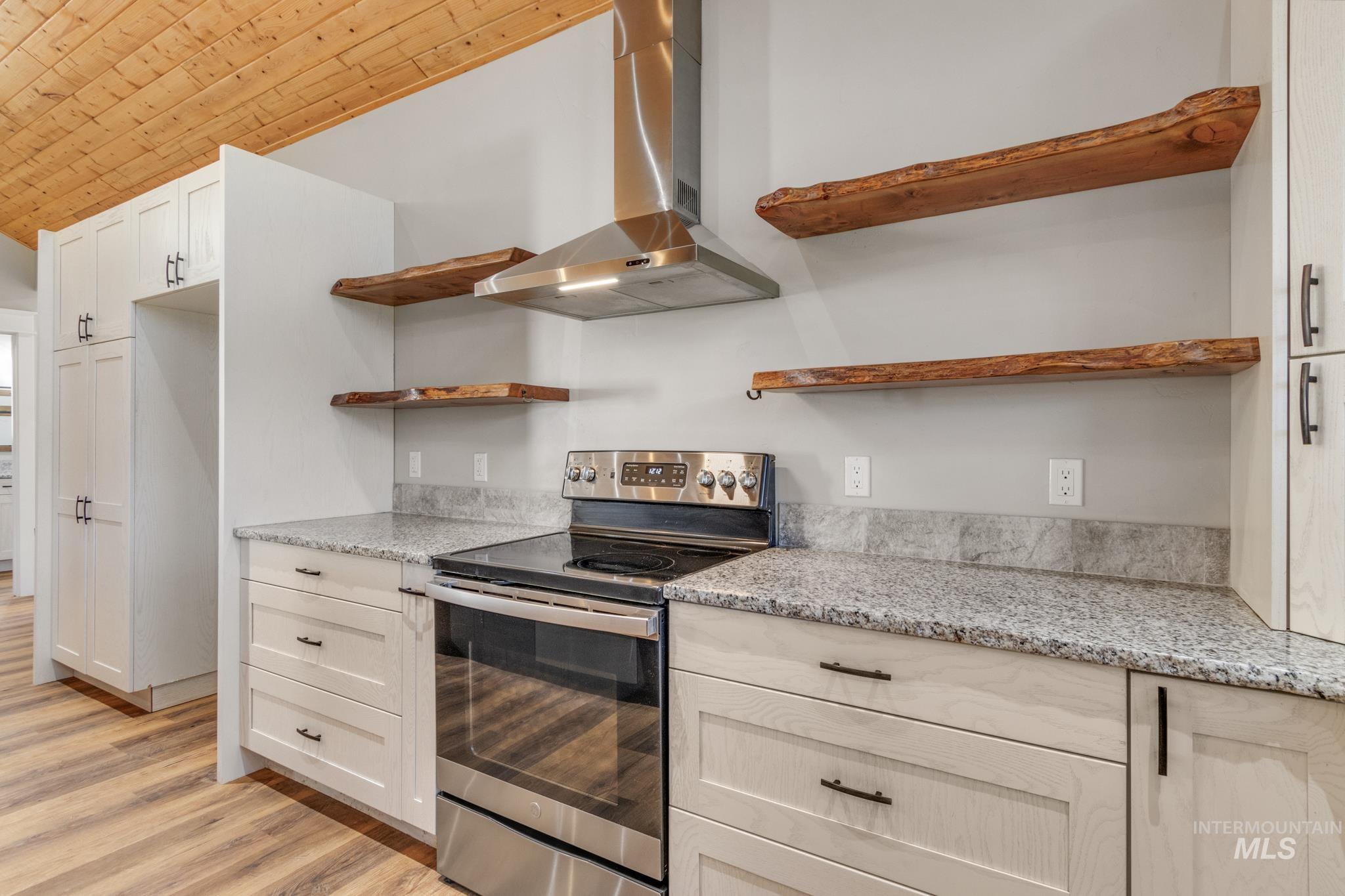 111 Swan Lane, Boise, Idaho 83716, 5 Bedrooms, 4 Bathrooms, Residential For Sale, Price $1,050,000,MLS 98965541