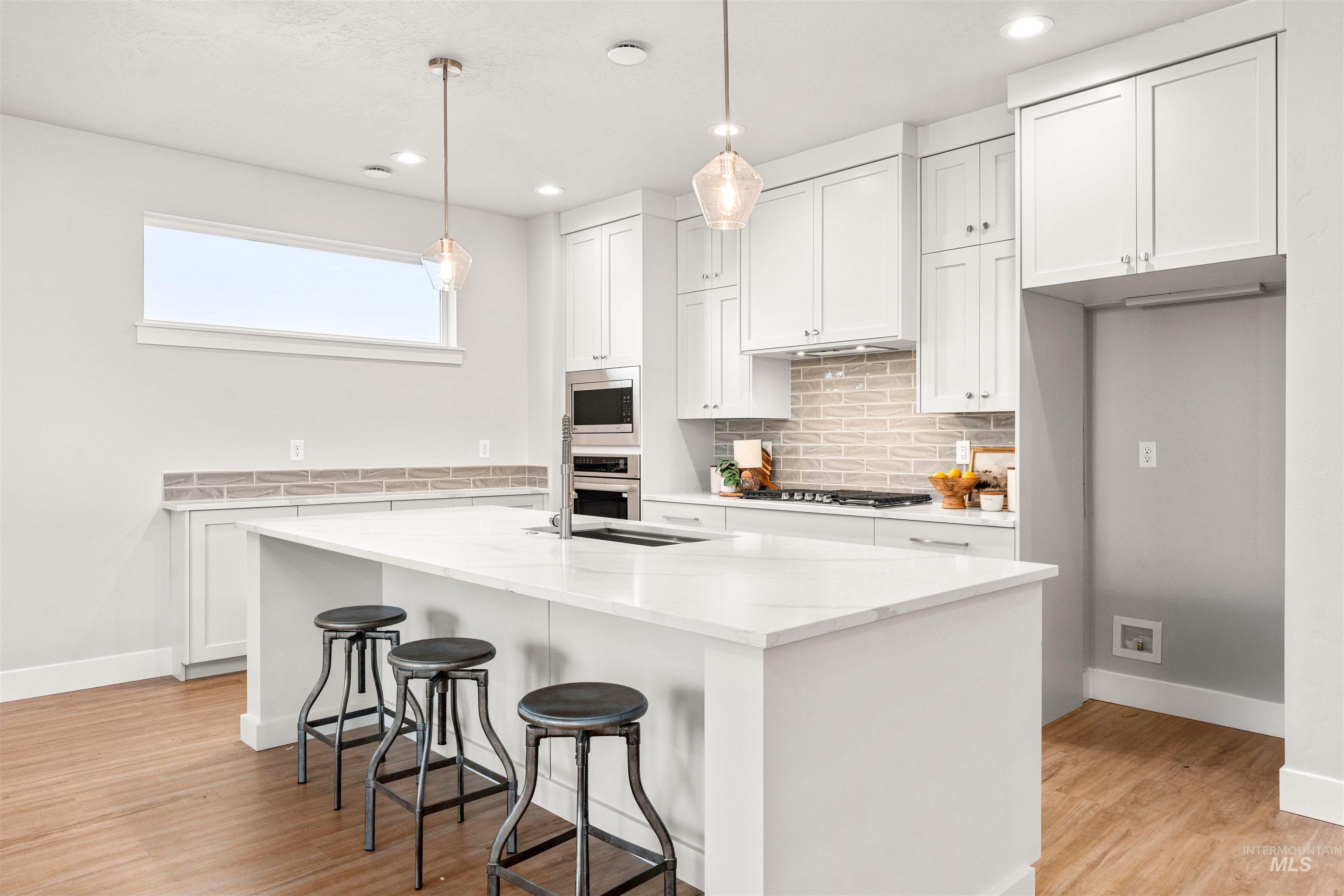 8152 N Breezy Ave, Boise, Idaho 83714, 3 Bedrooms, 2.5 Bathrooms, Residential For Sale, Price $569,900,MLS 98965554