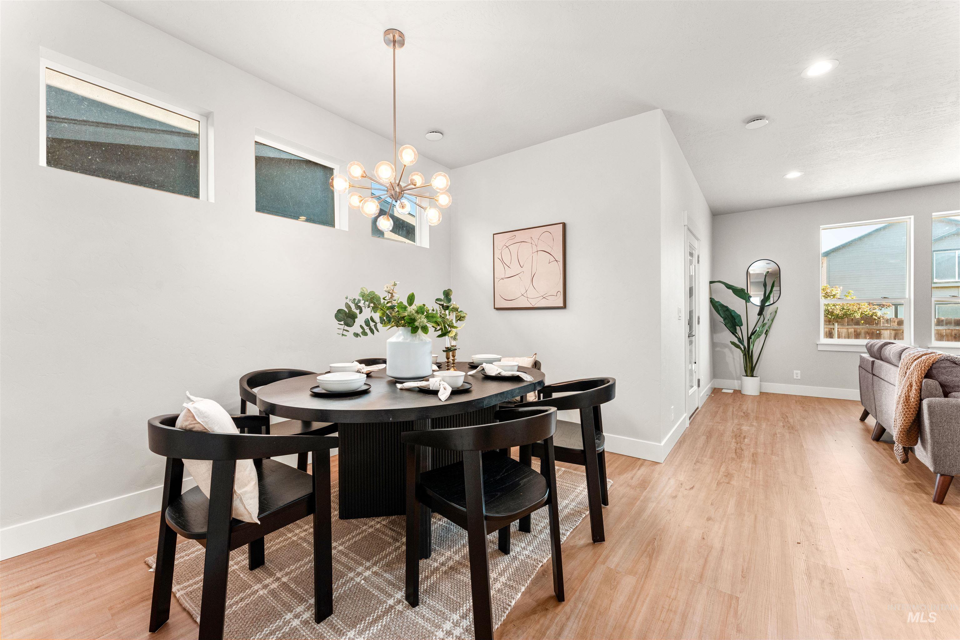 8152 N Breezy Ave, Boise, Idaho 83714, 3 Bedrooms, 2.5 Bathrooms, Residential For Sale, Price $569,900,MLS 98965554