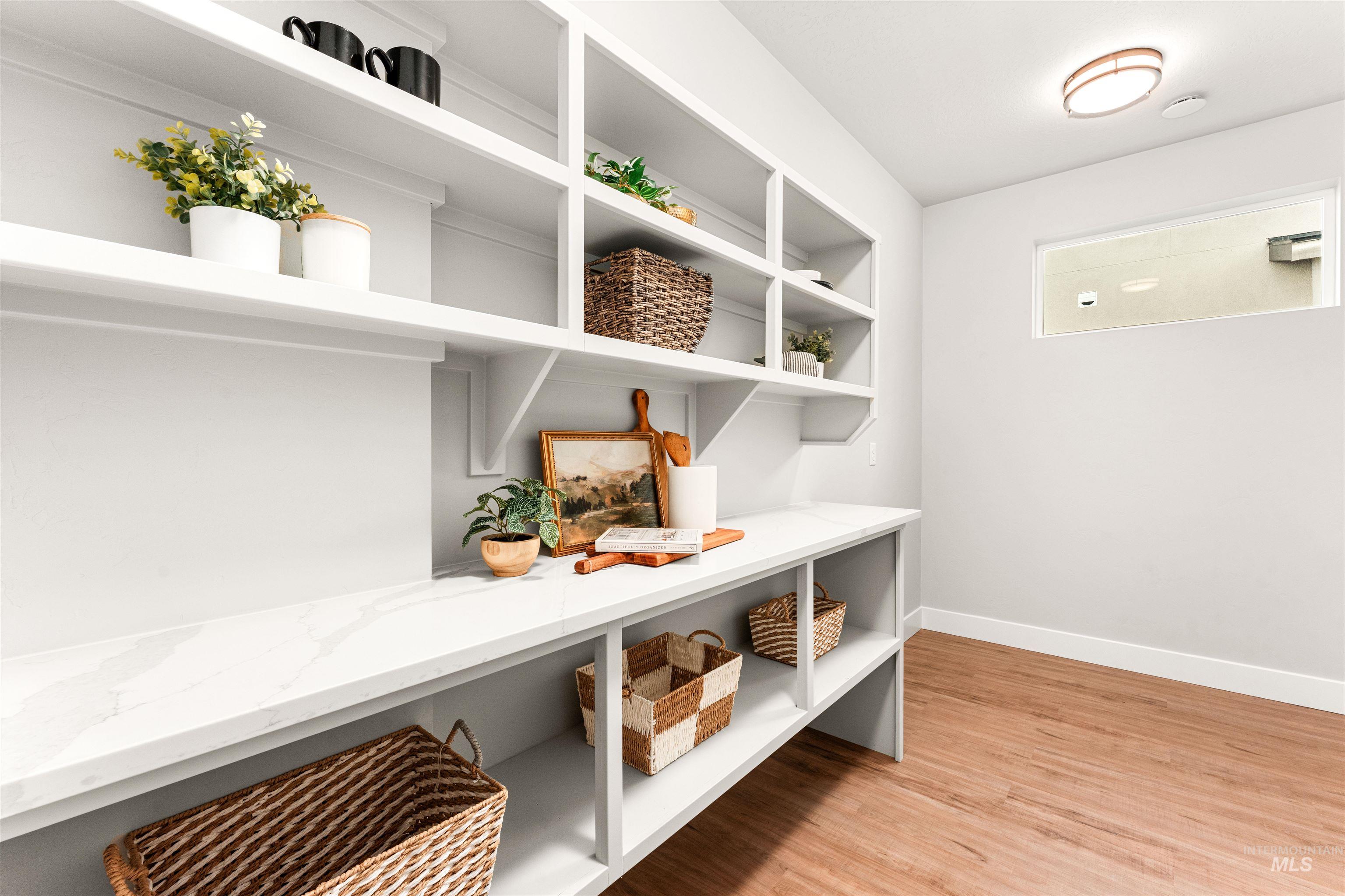 8152 N Breezy Ave, Boise, Idaho 83714, 3 Bedrooms, 2.5 Bathrooms, Residential For Sale, Price $599,900,MLS 98965554