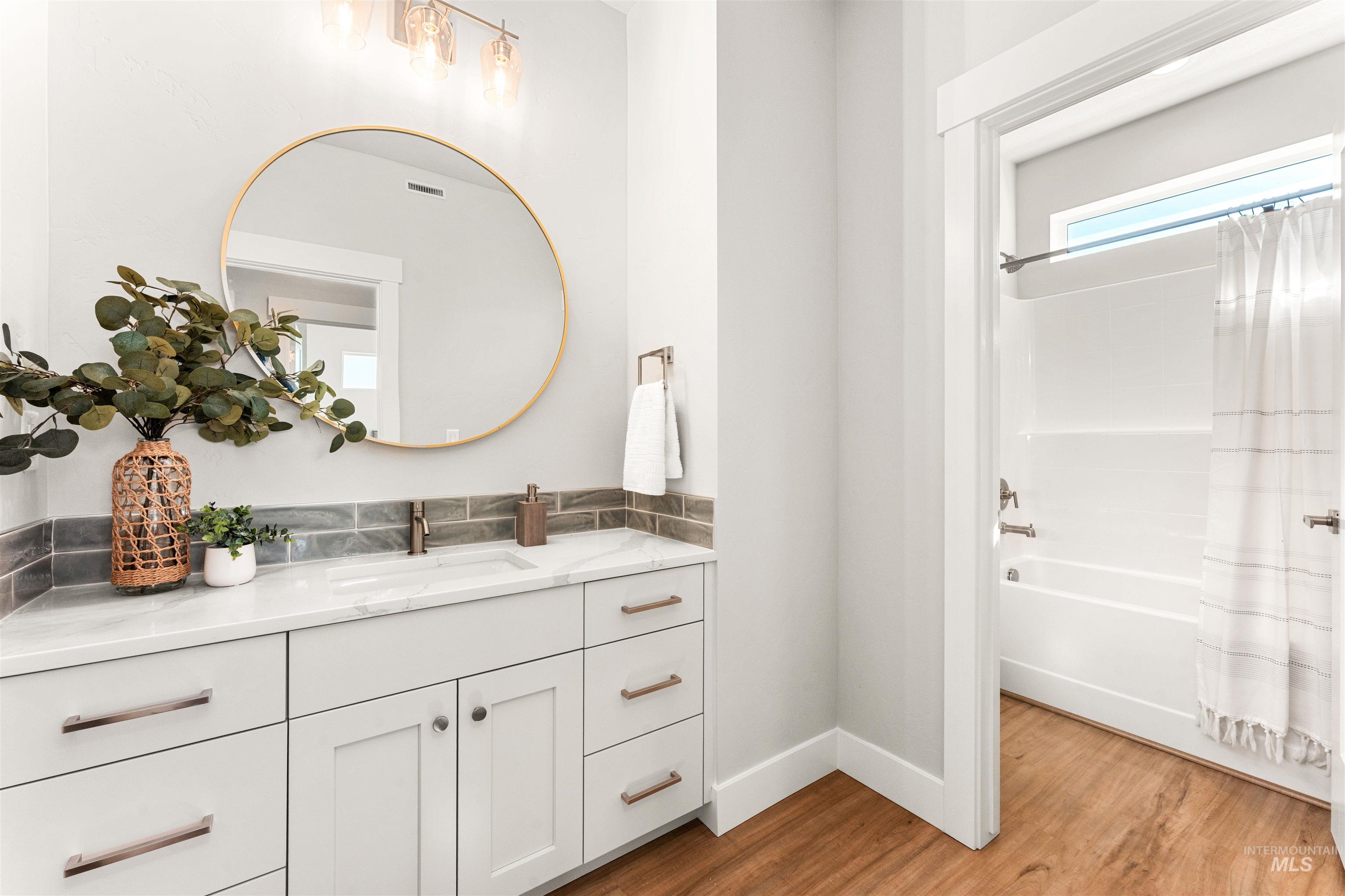 8152 N Breezy Ave, Boise, Idaho 83714, 3 Bedrooms, 2.5 Bathrooms, Residential For Sale, Price $569,900,MLS 98965554