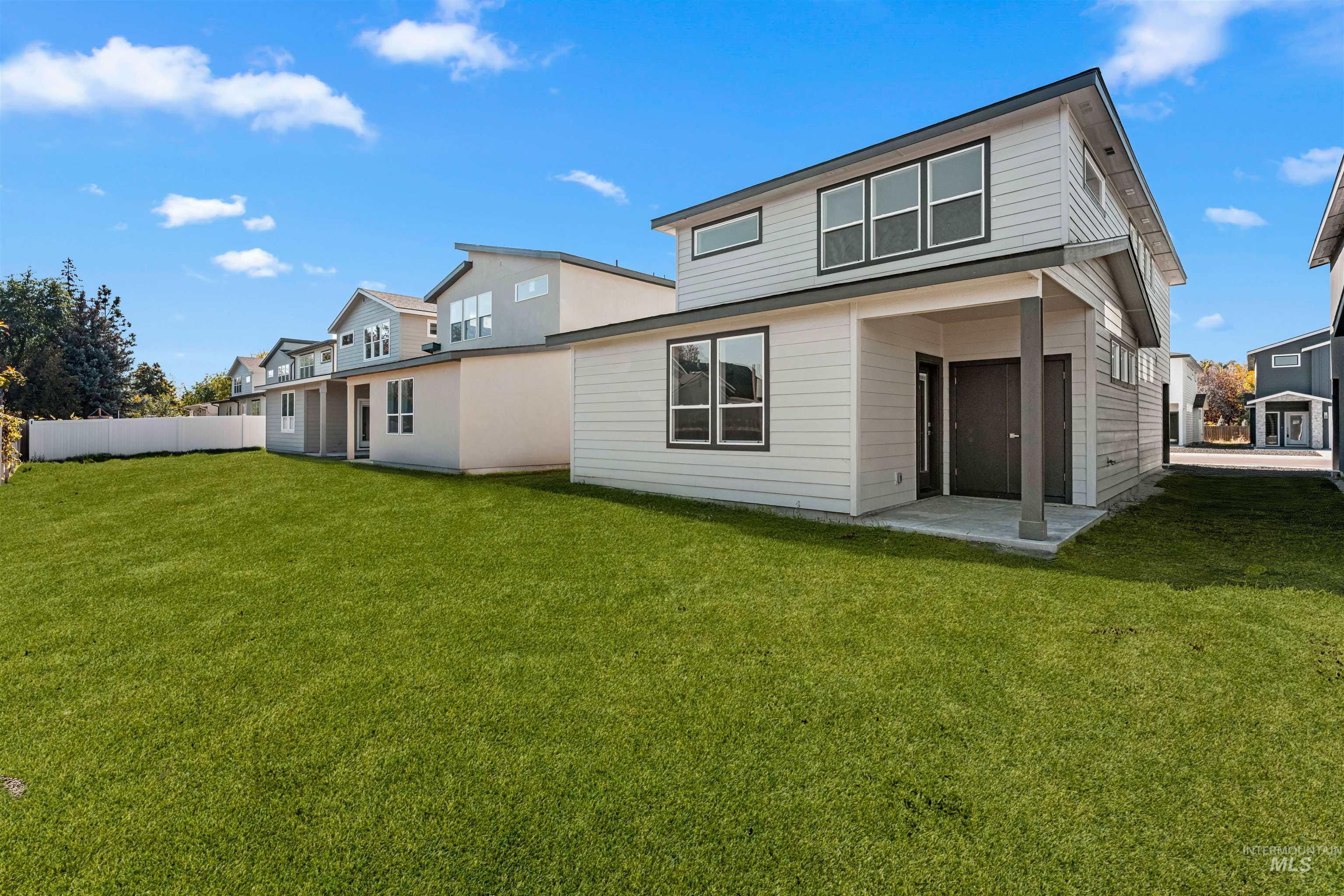 8152 N Breezy Ave, Boise, Idaho 83714, 3 Bedrooms, 2.5 Bathrooms, Residential For Sale, Price $569,900,MLS 98965554