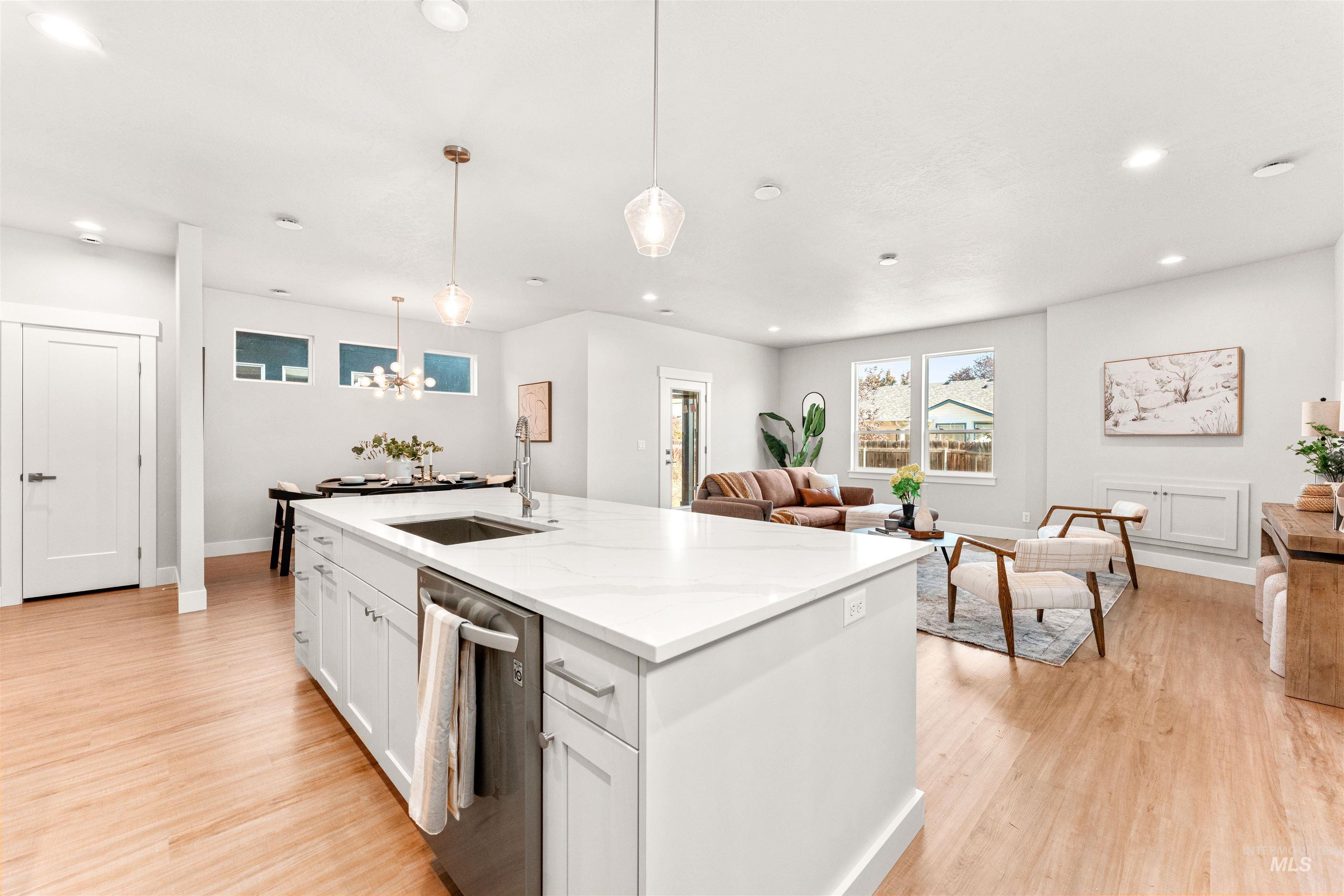 8152 N Breezy Ave, Boise, Idaho 83714, 3 Bedrooms, 2.5 Bathrooms, Residential For Sale, Price $599,900,MLS 98965554