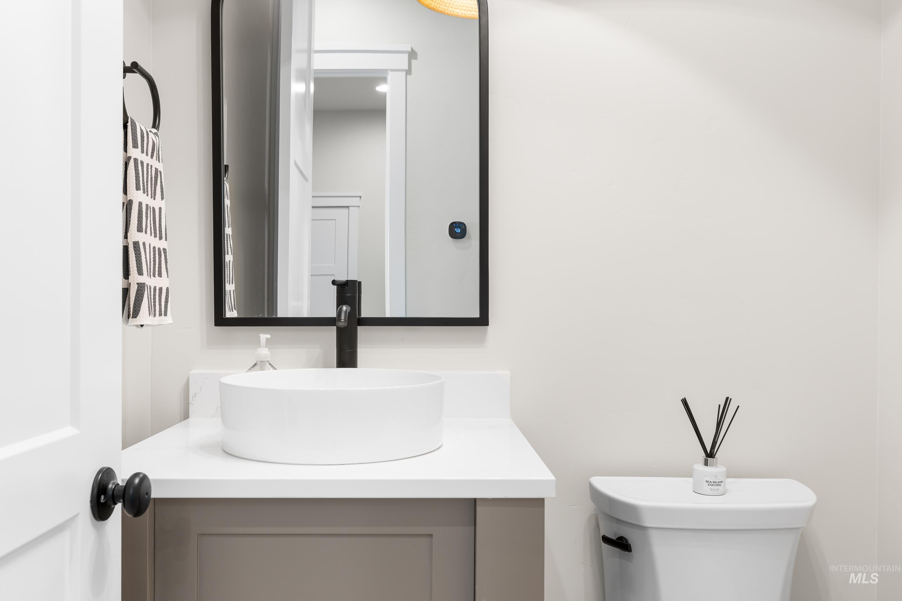 4217 N Bryant Way, Meridian, Idaho 83646-1813, 4 Bedrooms, 3.5 Bathrooms, Residential For Sale, Price $879,777,MLS 98965563