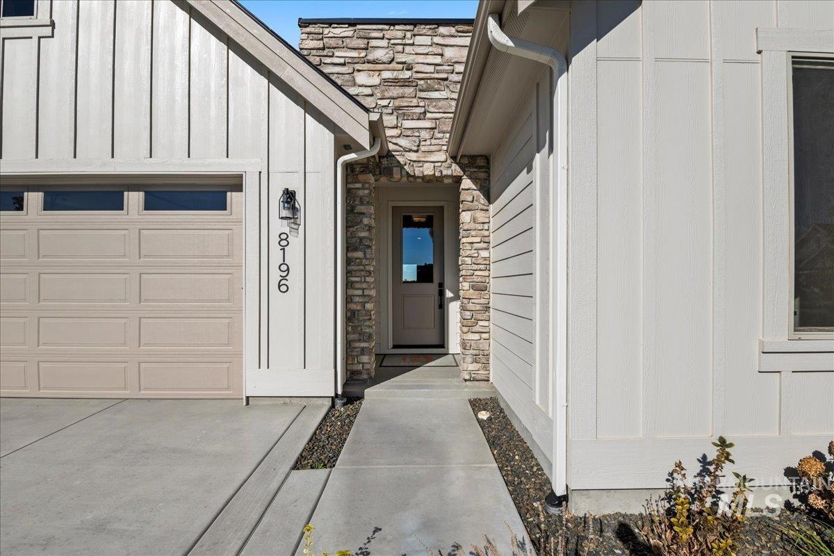 8196 W Gallup St, Meridian, Idaho 83646, 3 Bedrooms, 2 Bathrooms, Residential For Sale, Price $574,900,MLS 98965569