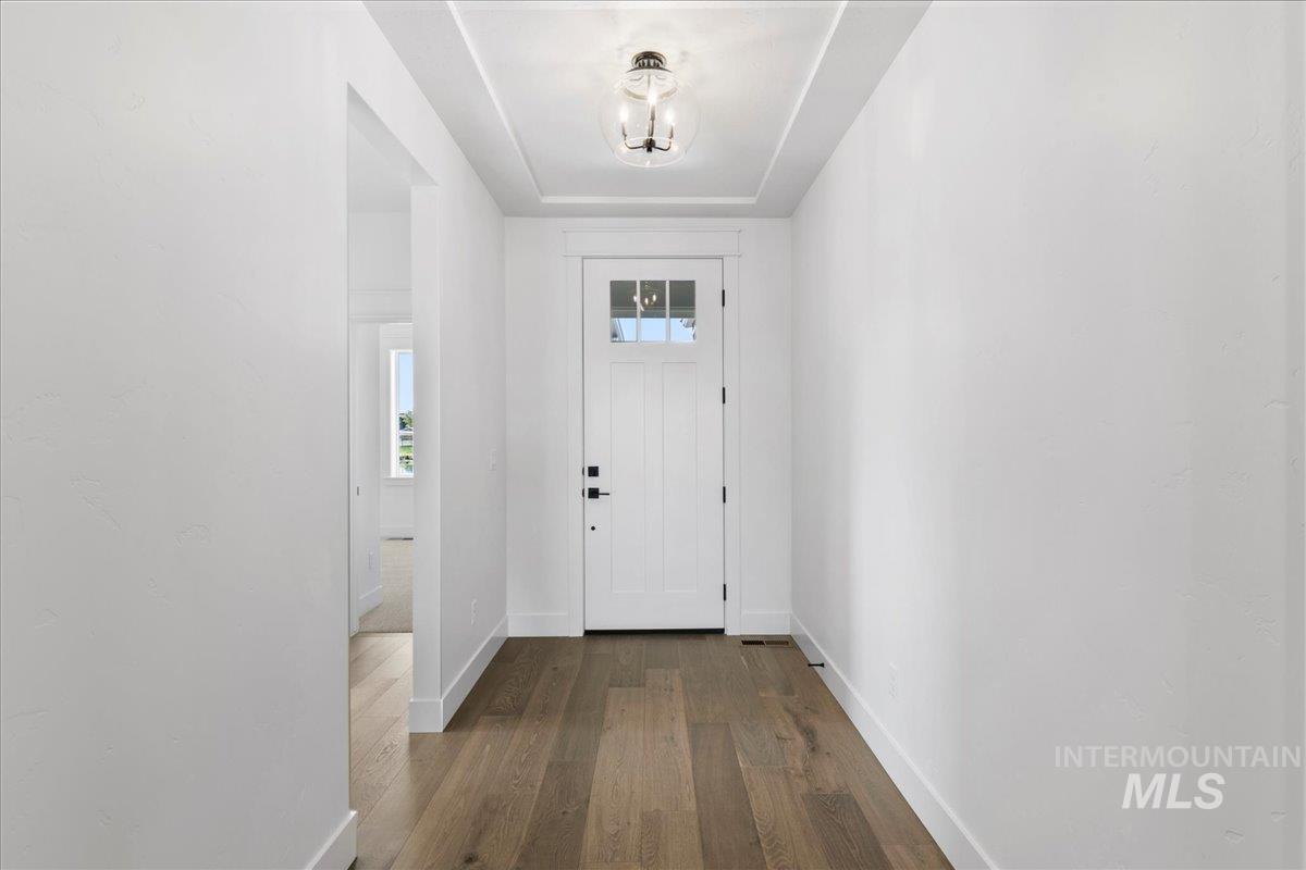 7094 N Canter Trail Ave, Meridian, Idaho 83646, 3 Bedrooms, 2 Bathrooms, Residential For Sale, Price $579,900,MLS 98965578