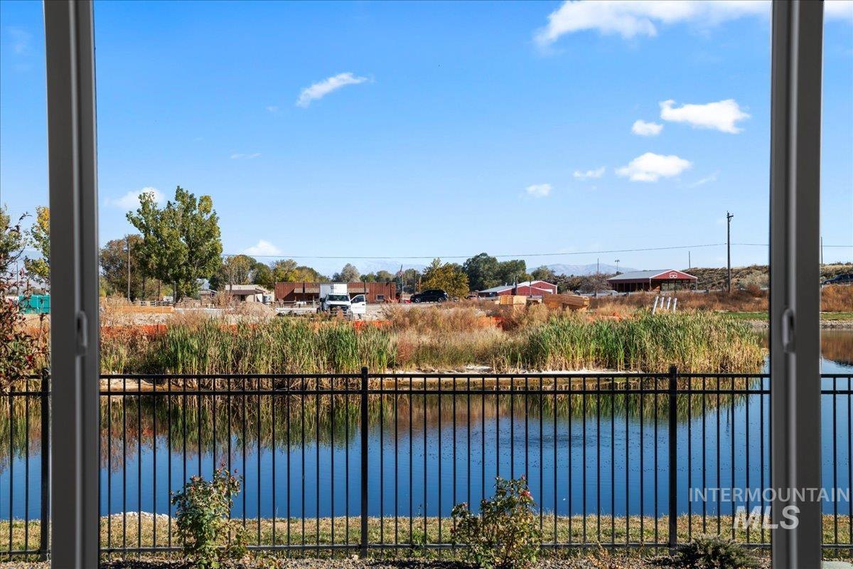 7094 N Canter Trail Ave, Meridian, Idaho 83646, 3 Bedrooms, 2 Bathrooms, Residential For Sale, Price $579,900,MLS 98965578