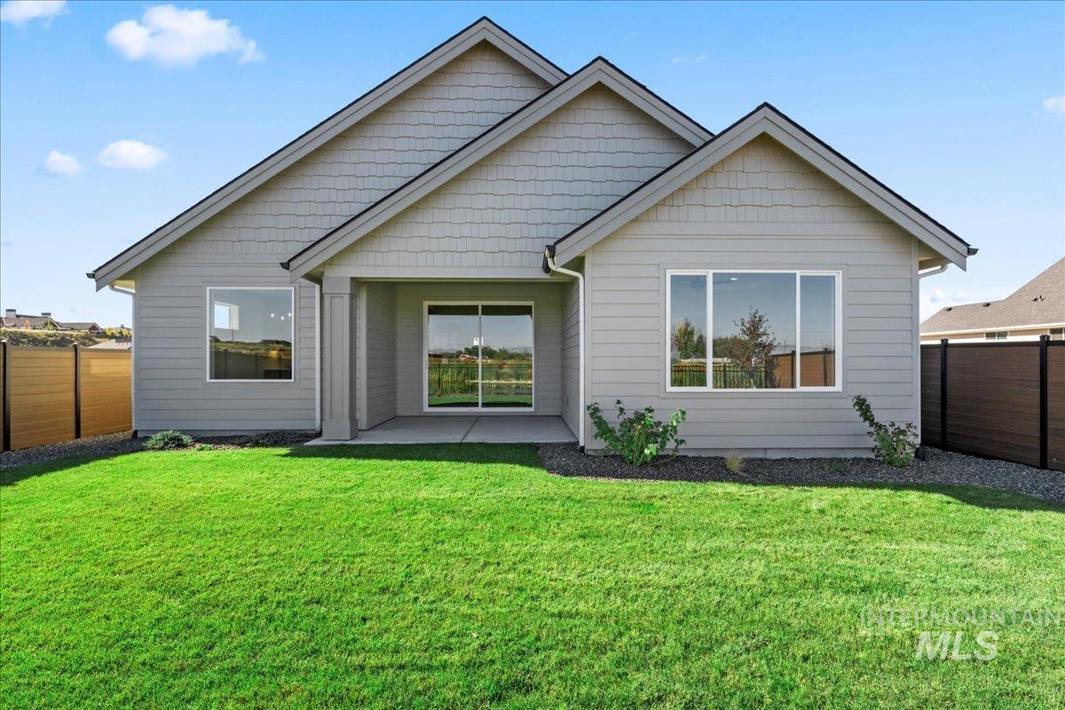 7094 N Canter Trail Ave, Meridian, Idaho 83646, 3 Bedrooms, 2 Bathrooms, Residential For Sale, Price $579,900,MLS 98965578