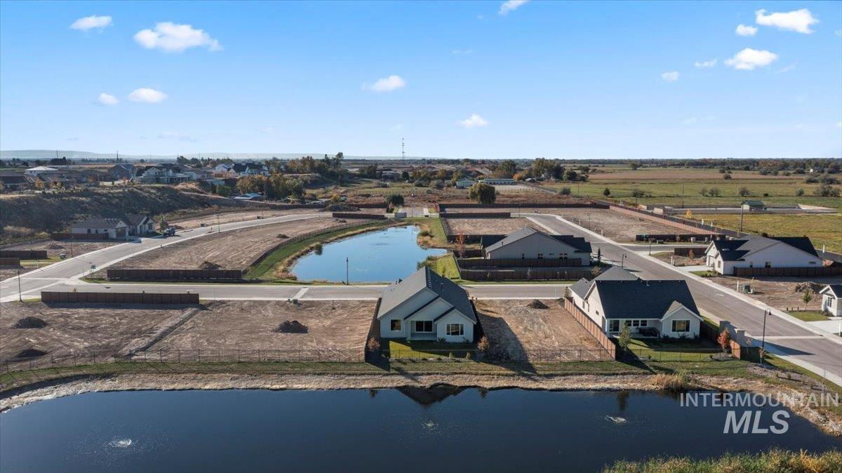 7094 N Canter Trail Ave, Meridian, Idaho 83646, 3 Bedrooms, 2 Bathrooms, Residential For Sale, Price $579,900,MLS 98965578