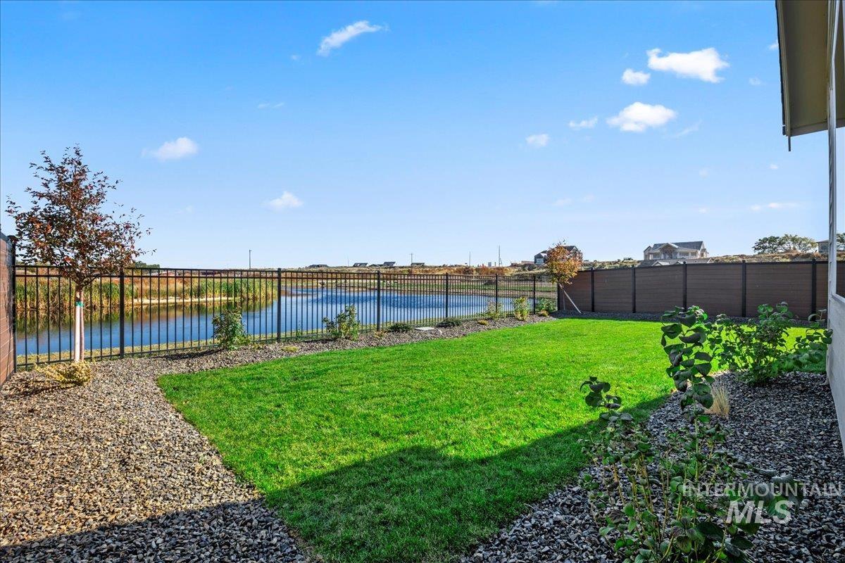 7094 N Canter Trail Ave, Meridian, Idaho 83646, 3 Bedrooms, 2 Bathrooms, Residential For Sale, Price $579,900,MLS 98965578