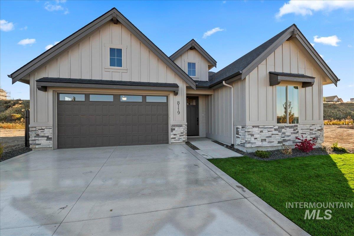 8119 W Show Horse Ct, Meridian, Idaho 83646, 3 Bedrooms, 2 Bathrooms, Residential For Sale, Price $584,900,MLS 98965582