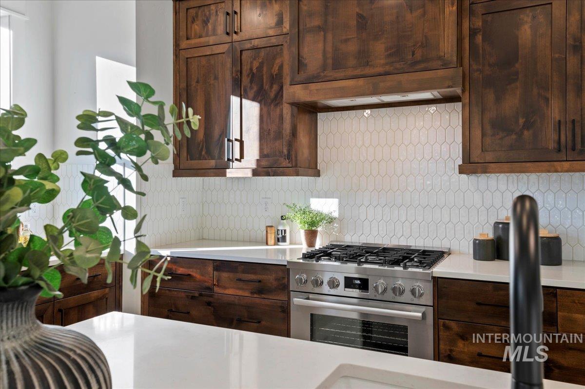 8119 W Show Horse Ct, Meridian, Idaho 83646, 3 Bedrooms, 2 Bathrooms, Residential For Sale, Price $584,900,MLS 98965582