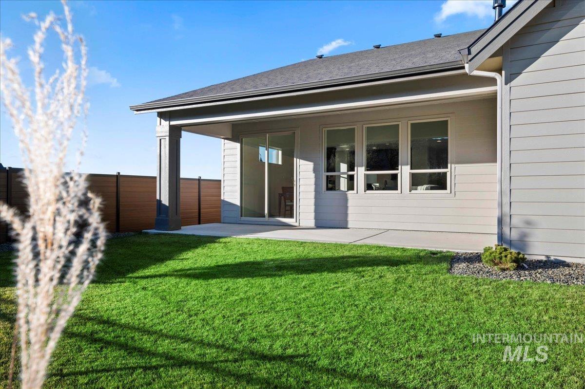 8119 W Show Horse Ct, Meridian, Idaho 83646, 3 Bedrooms, 2 Bathrooms, Residential For Sale, Price $584,900,MLS 98965582