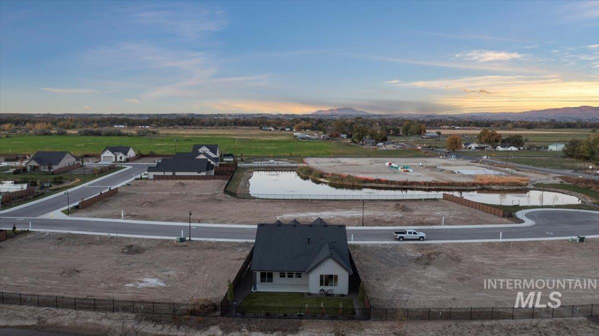 8119 W Show Horse Ct, Meridian, Idaho 83646, 3 Bedrooms, 2 Bathrooms, Residential For Sale, Price $584,900,MLS 98965582