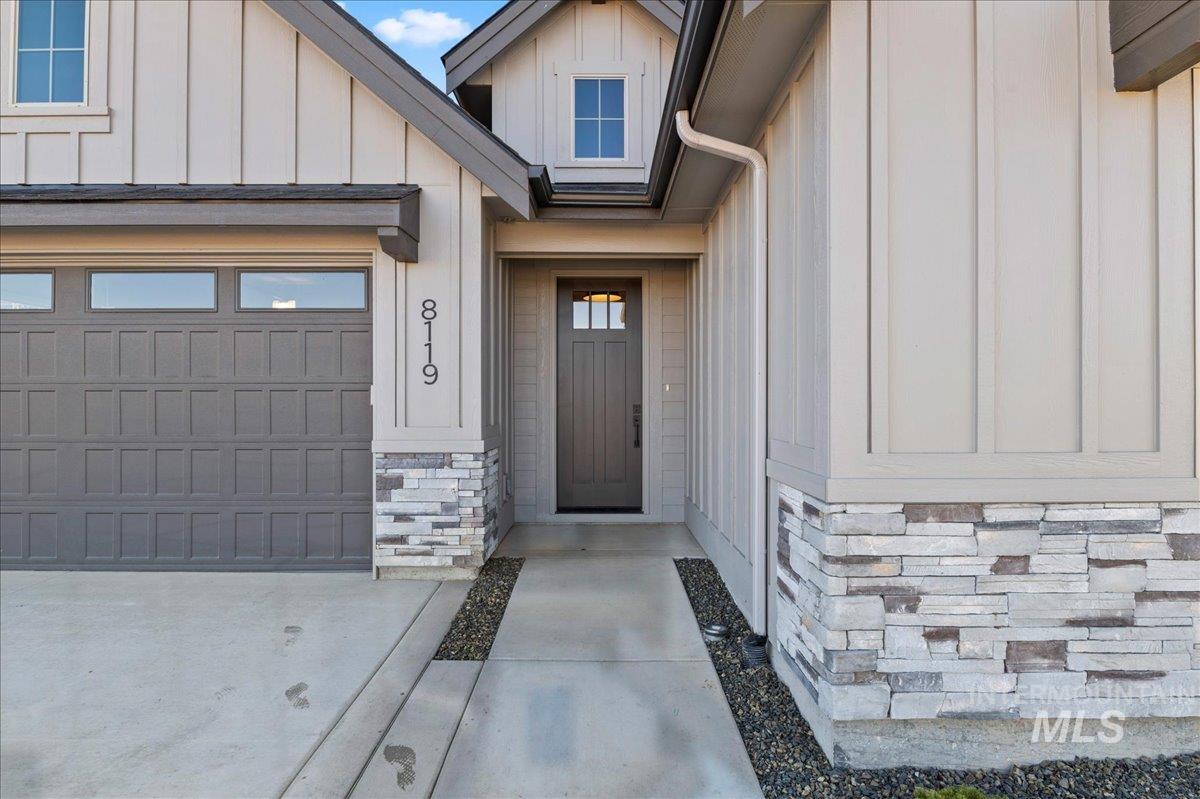 8119 W Show Horse Ct, Meridian, Idaho 83646, 3 Bedrooms, 2 Bathrooms, Residential For Sale, Price $584,900,MLS 98965582