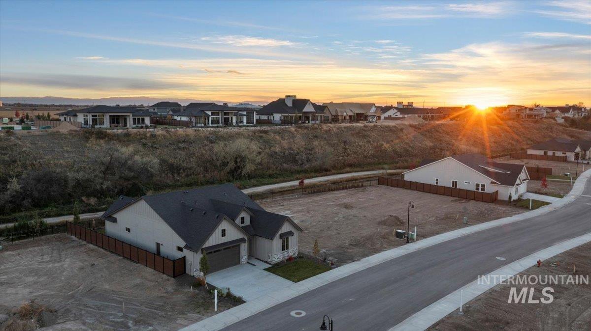 8119 W Show Horse Ct, Meridian, Idaho 83646, 3 Bedrooms, 2 Bathrooms, Residential For Sale, Price $584,900,MLS 98965582