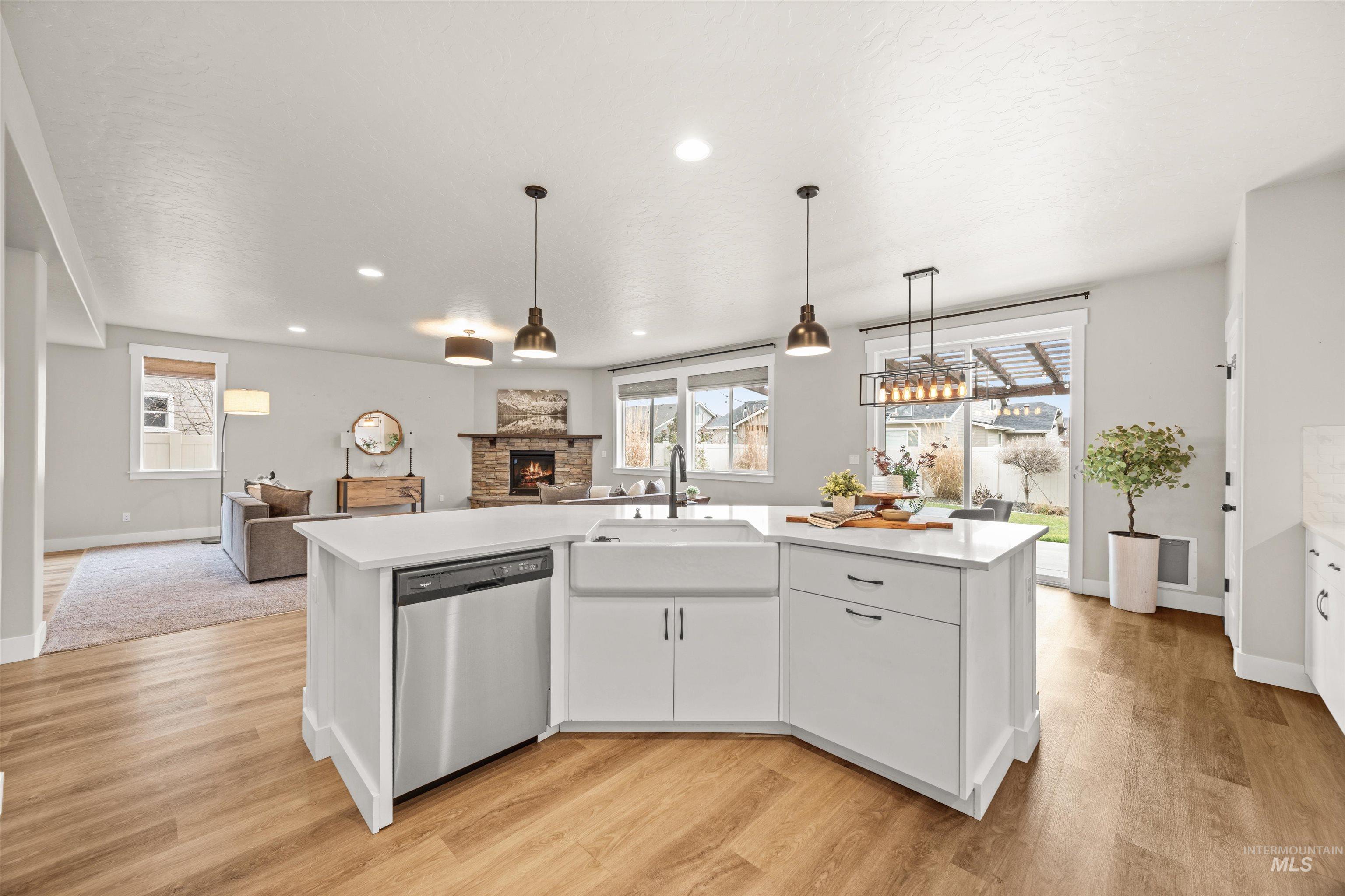 1005 E Trophy St, Kuna, Idaho 83634, 4 Bedrooms, 2.5 Bathrooms, Residential For Sale, Price $679,900,MLS 98965592