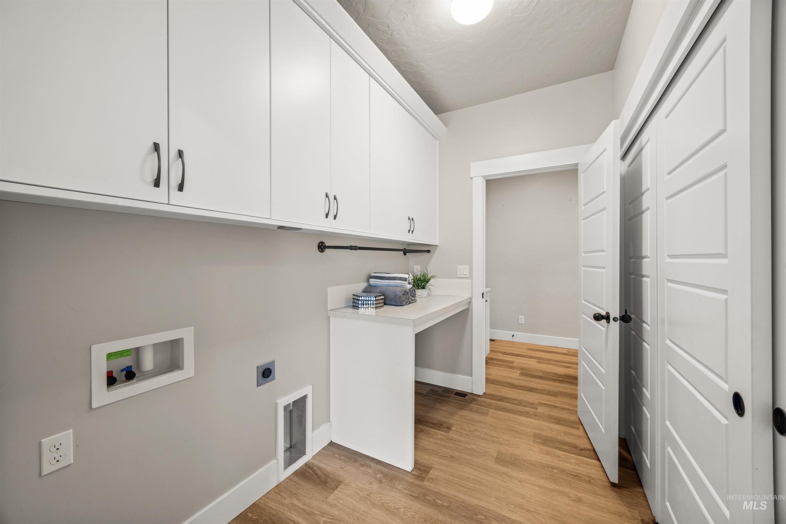 1005 E Trophy St, Kuna, Idaho 83634, 4 Bedrooms, 2.5 Bathrooms, Residential For Sale, Price $679,900,MLS 98965592