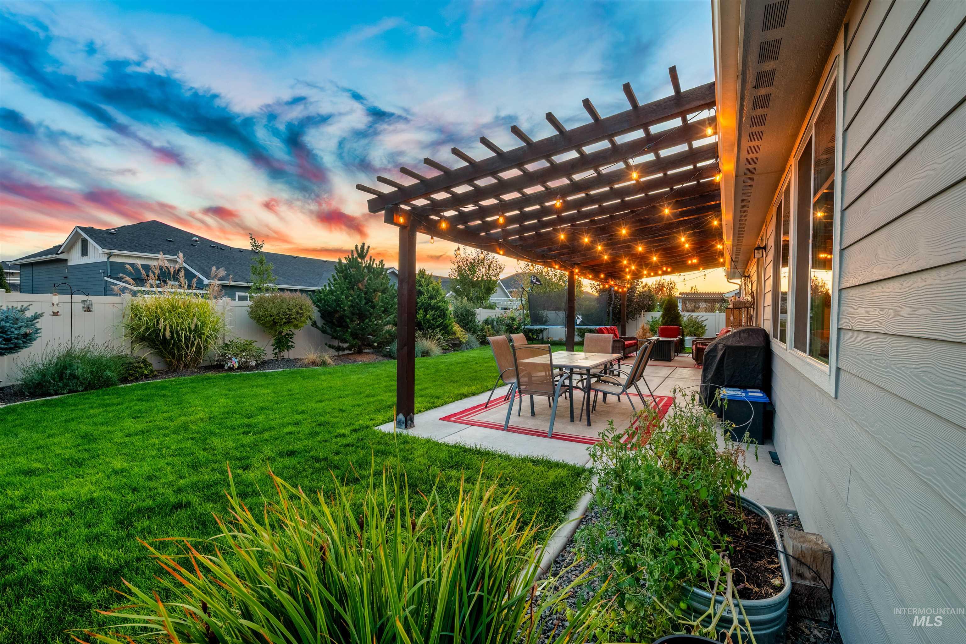 1005 E Trophy St, Kuna, Idaho 83634, 4 Bedrooms, 2.5 Bathrooms, Residential For Sale, Price $679,900,MLS 98965592