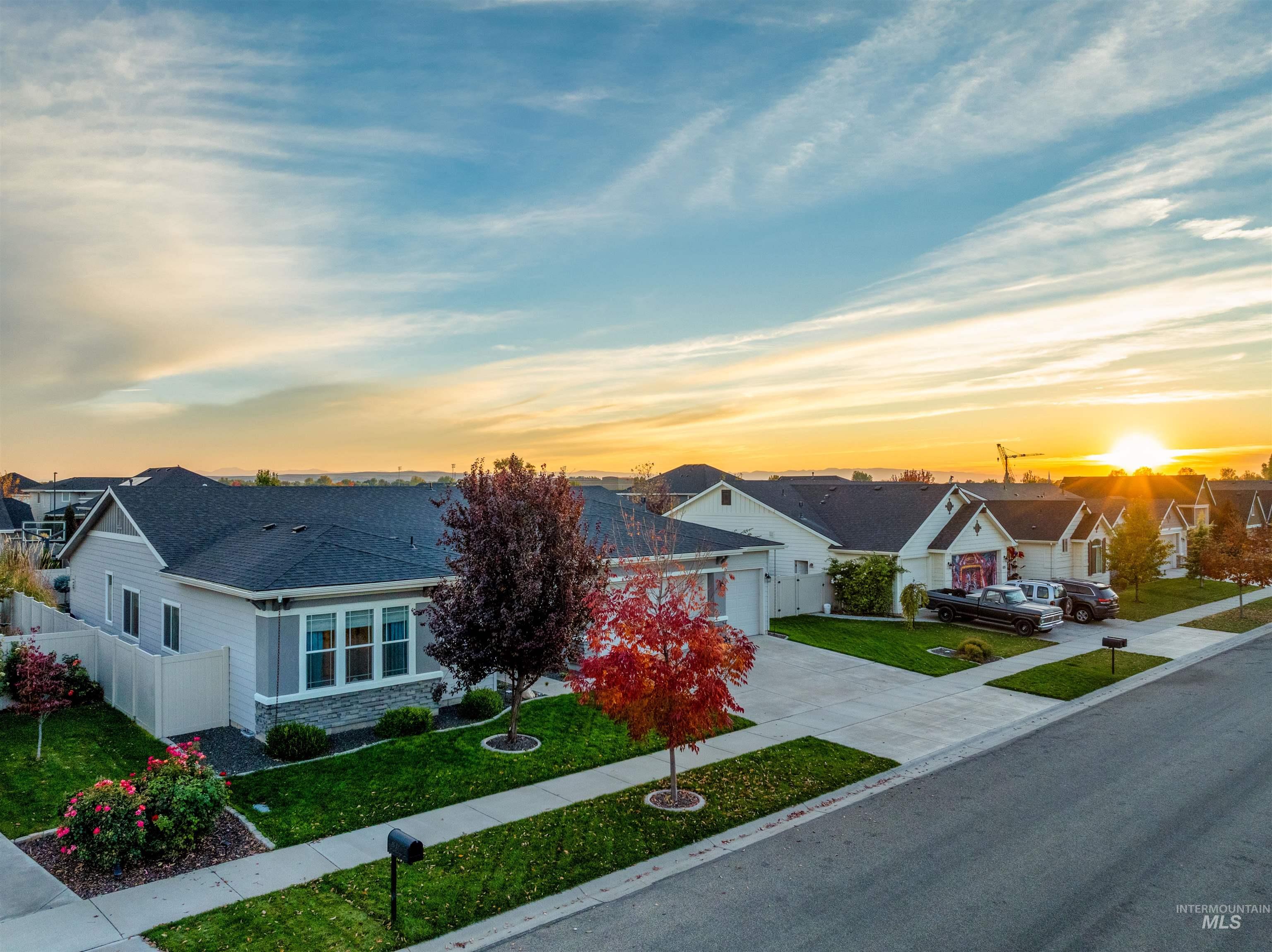 1005 E Trophy St, Kuna, Idaho 83634, 4 Bedrooms, 2.5 Bathrooms, Residential For Sale, Price $679,900,MLS 98965592