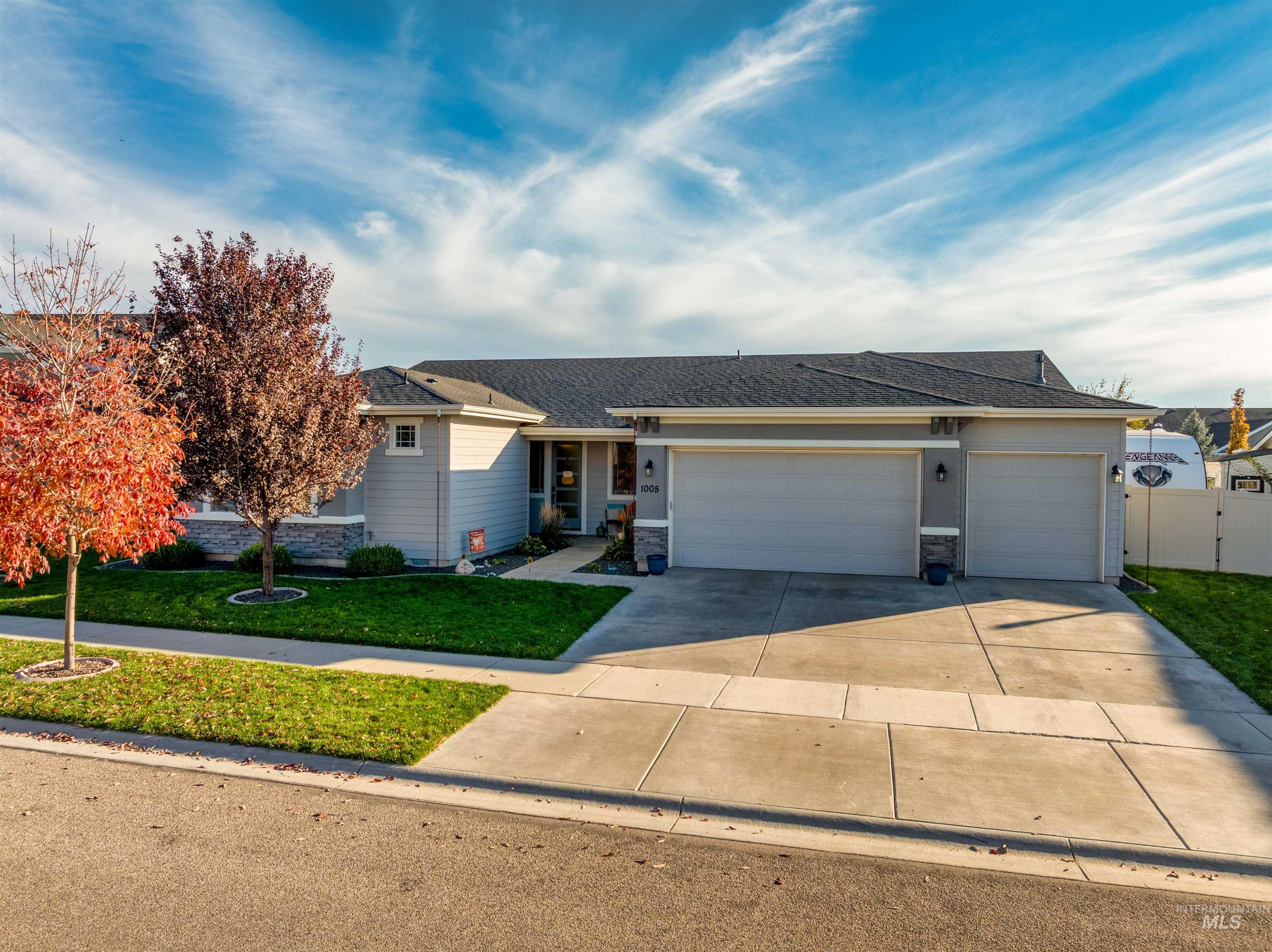1005 E Trophy St, Kuna, Idaho 83634, 4 Bedrooms, 2.5 Bathrooms, Residential For Sale, Price $679,900,MLS 98965592