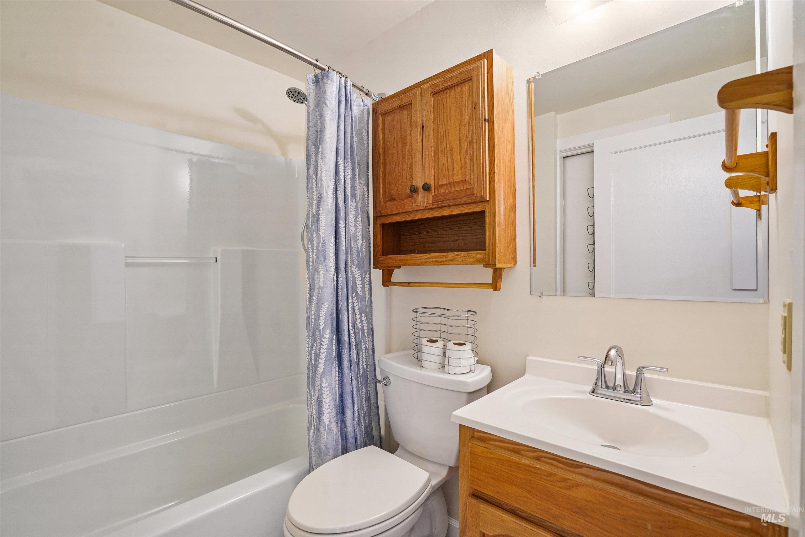 520 S Scott Street, Boise, Idaho 83705-1817, 4 Bedrooms, 3.5 Bathrooms, Residential For Sale, Price $699,000,MLS 98965593