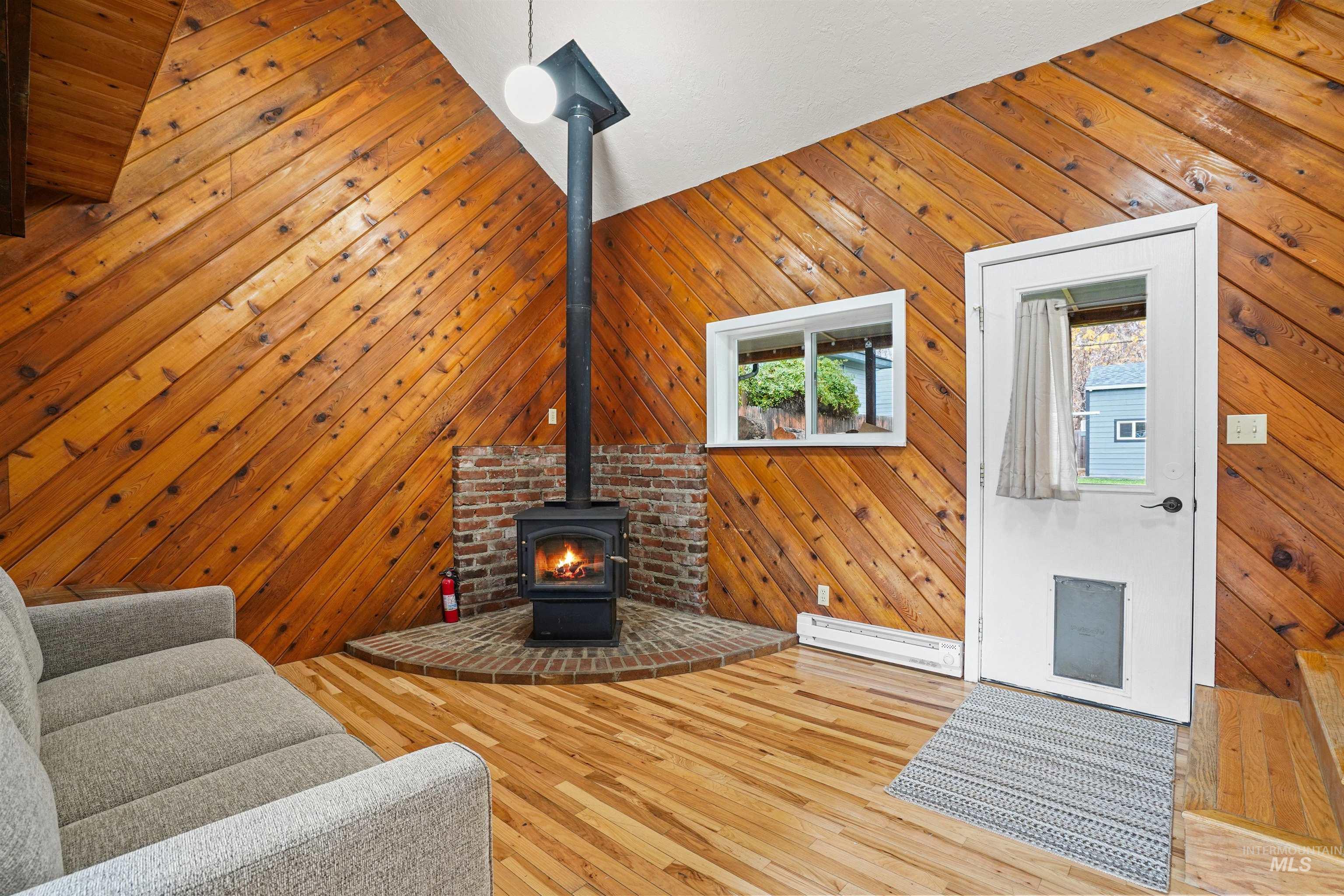 520 S Scott Street, Boise, Idaho 83705-1817, 4 Bedrooms, 3.5 Bathrooms, Residential For Sale, Price $699,000,MLS 98965593