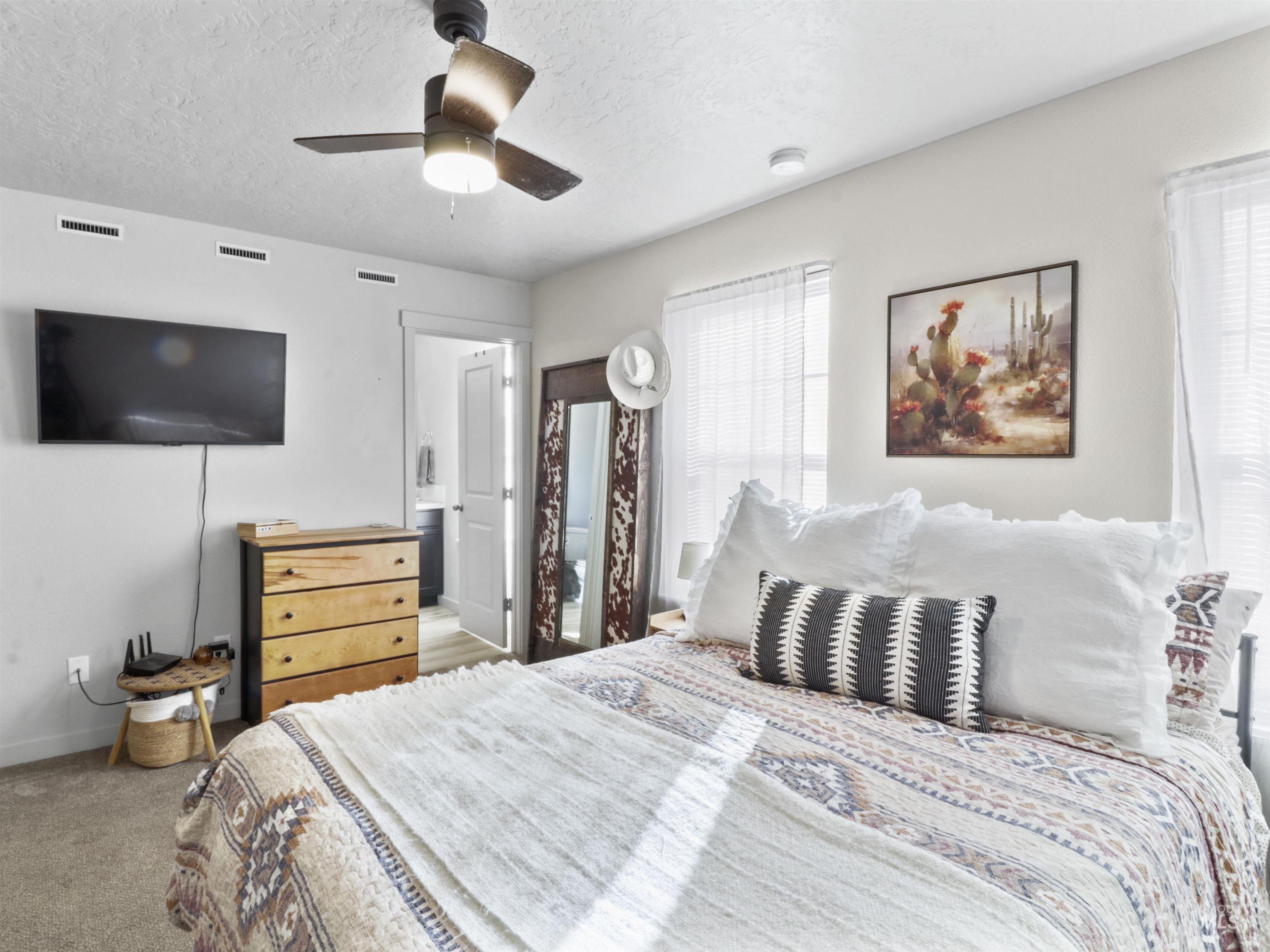 2314 E Spice Loop, Nampa, Idaho 83687, 3 Bedrooms, 3 Bathrooms, Residential For Sale, Price $319,900,MLS 98965595