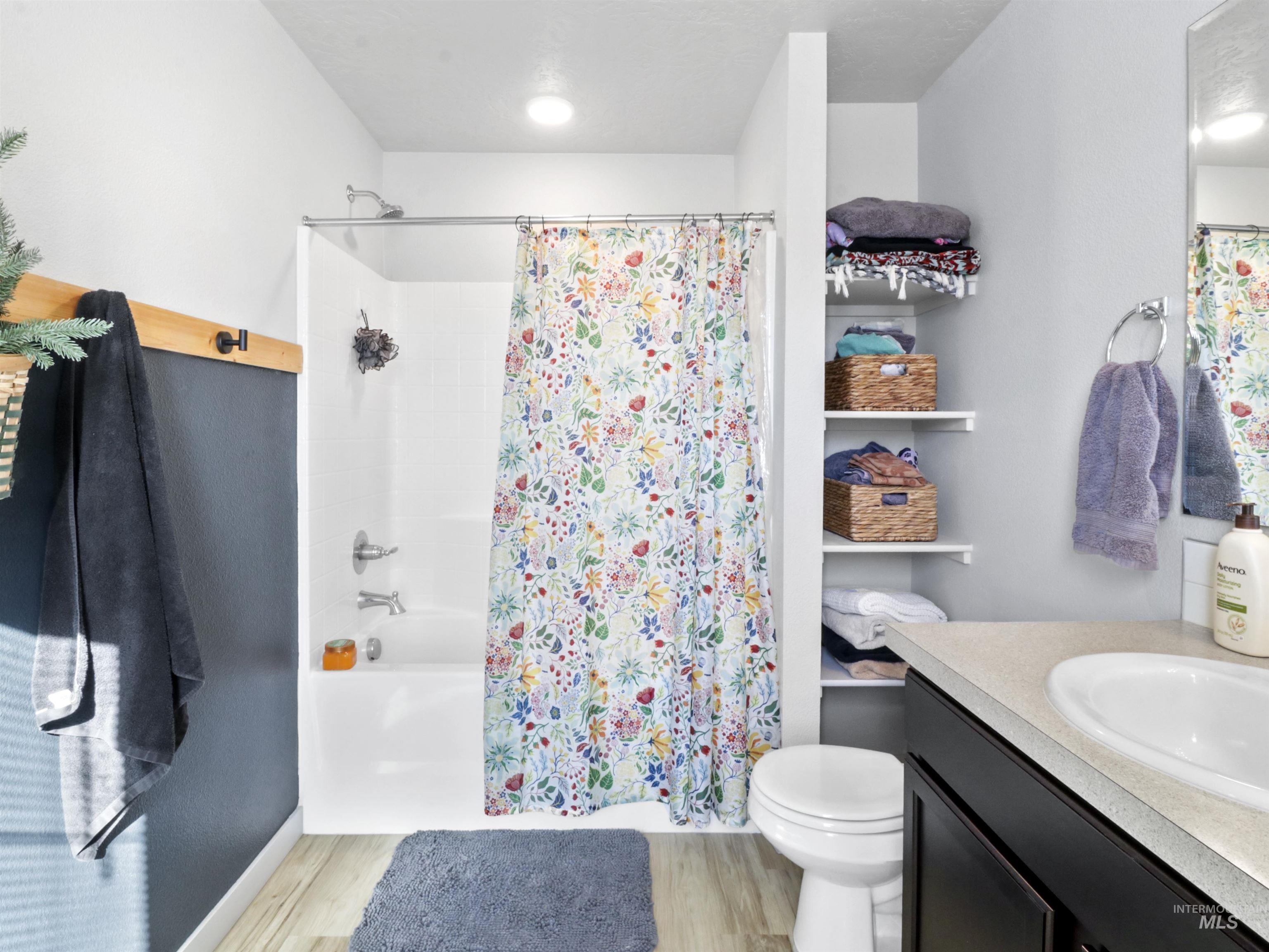 2314 E Spice Loop, Nampa, Idaho 83687, 3 Bedrooms, 3 Bathrooms, Residential For Sale, Price $319,900,MLS 98965595