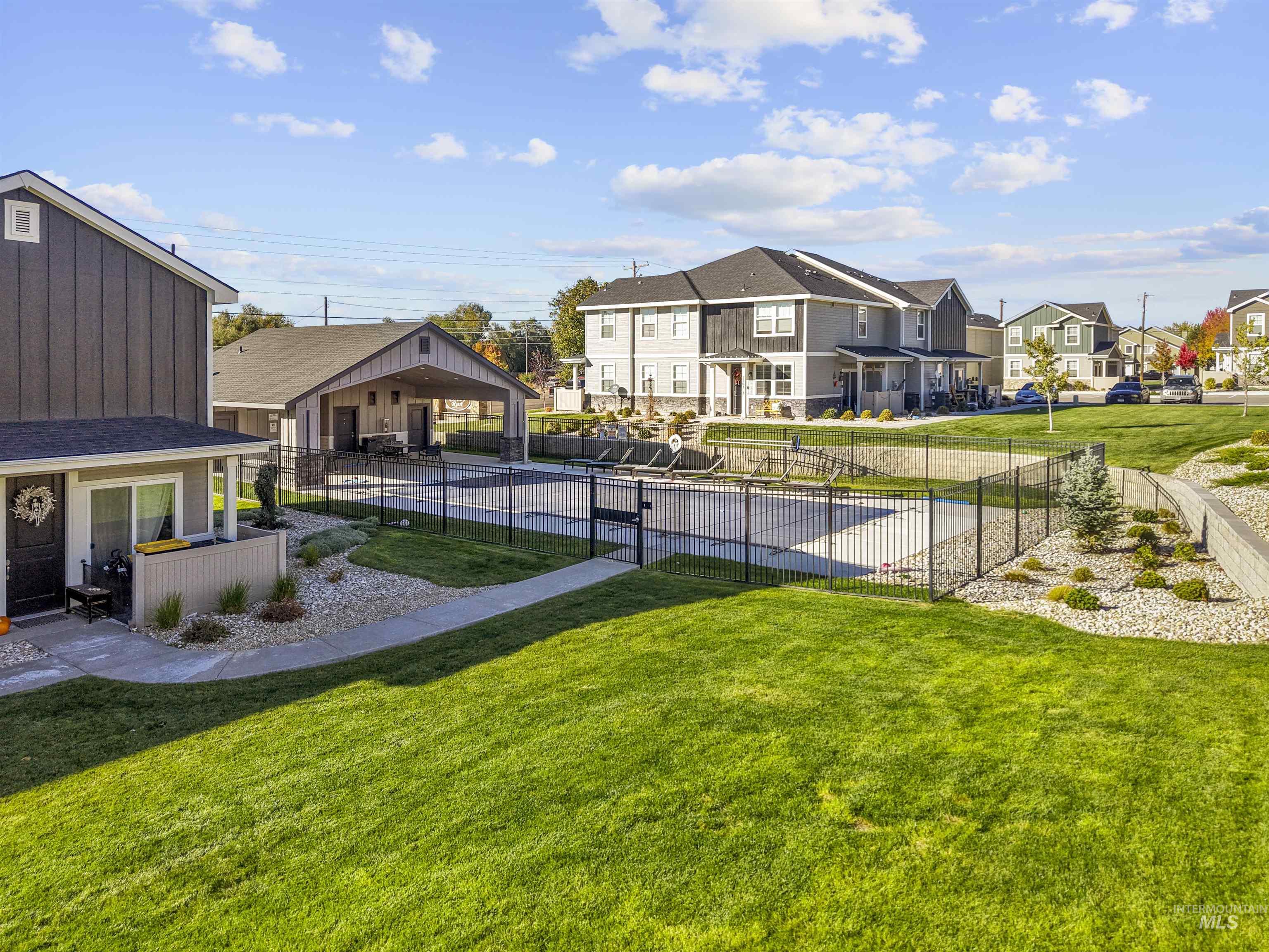 2314 E Spice Loop, Nampa, Idaho 83687, 3 Bedrooms, 3 Bathrooms, Residential For Sale, Price $319,900,MLS 98965595